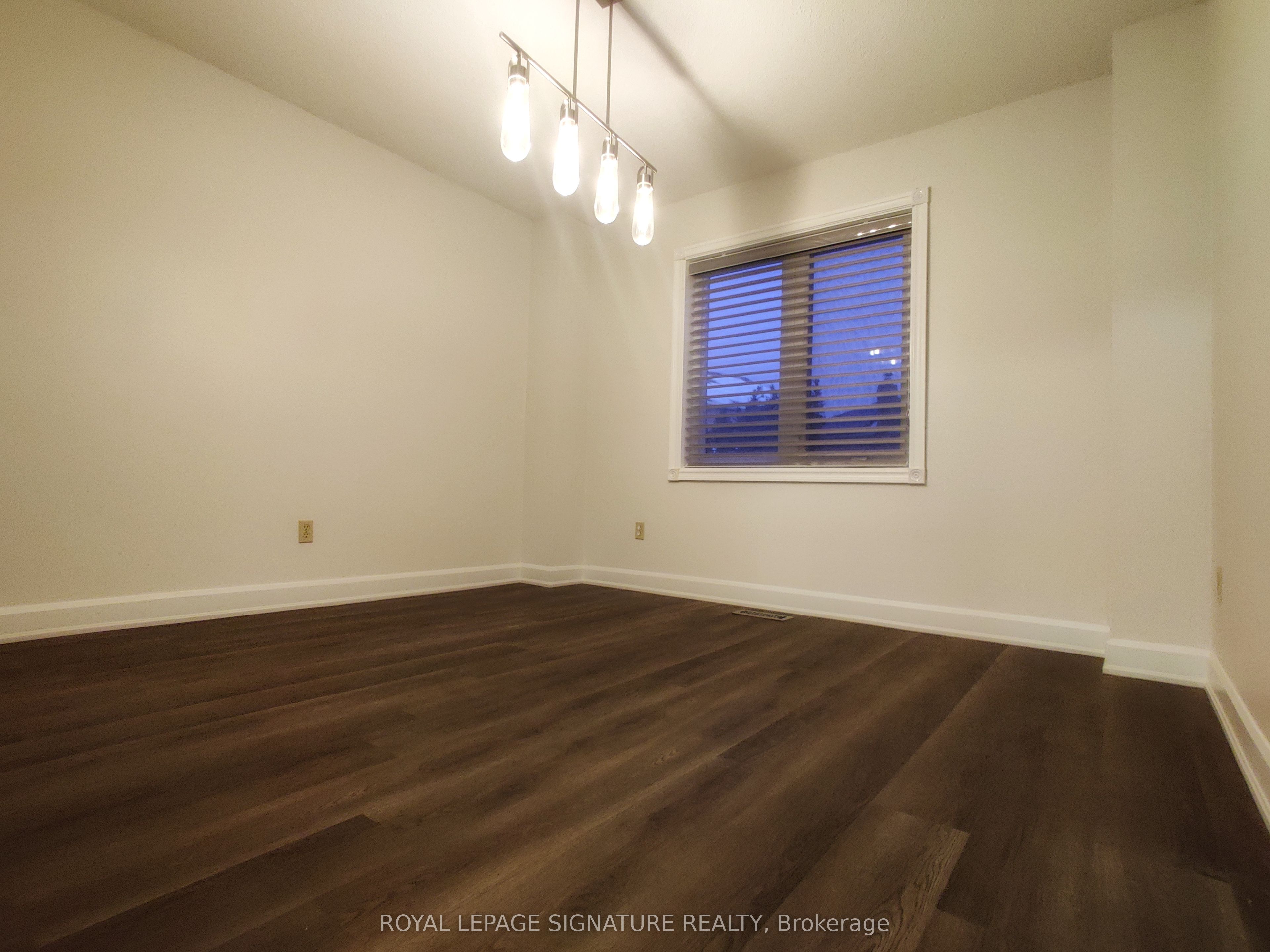 #upper - 2966 Caradoc Lane Property Photo 15