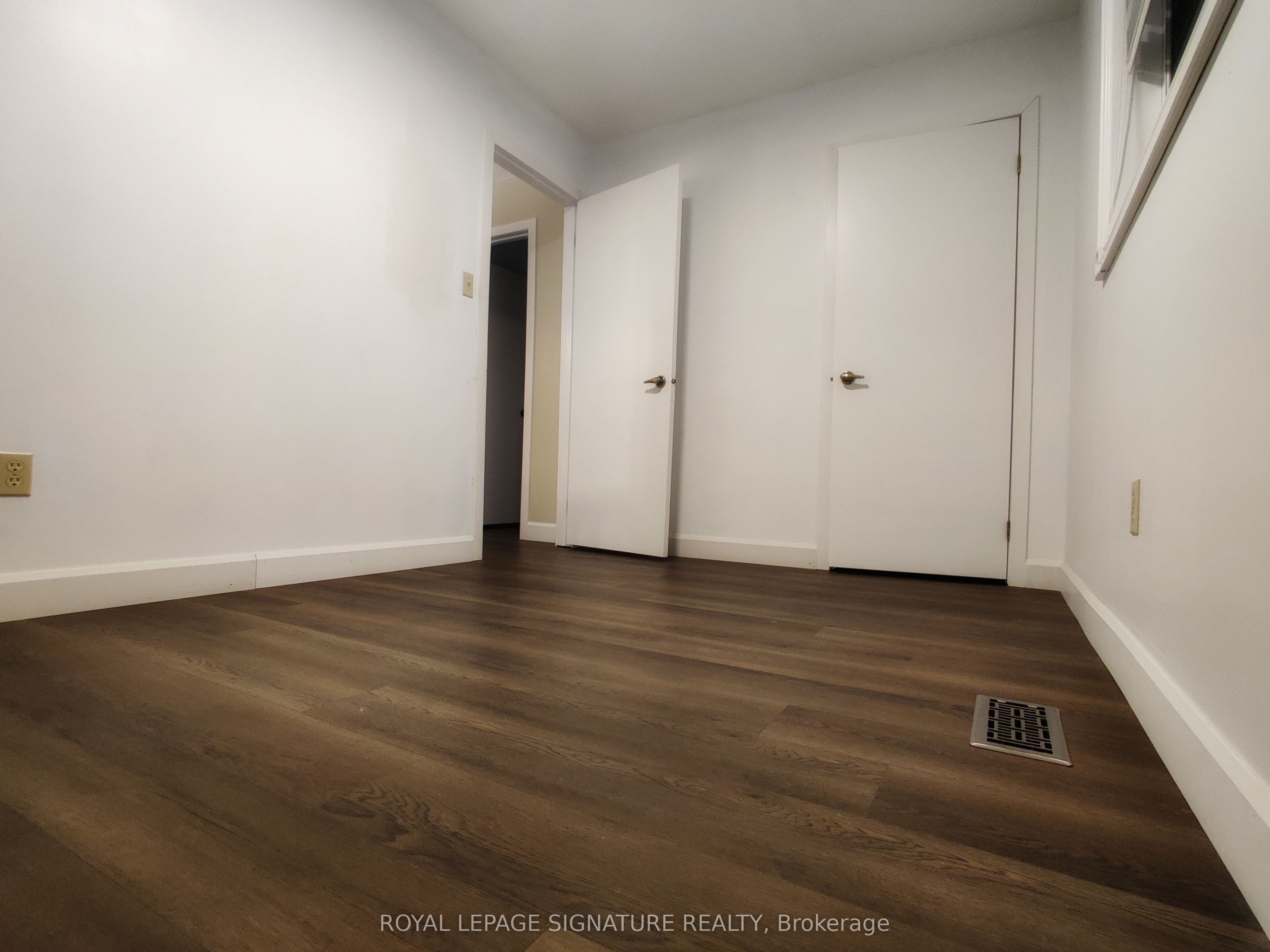 #upper - 2966 Caradoc Lane Property Photo 16