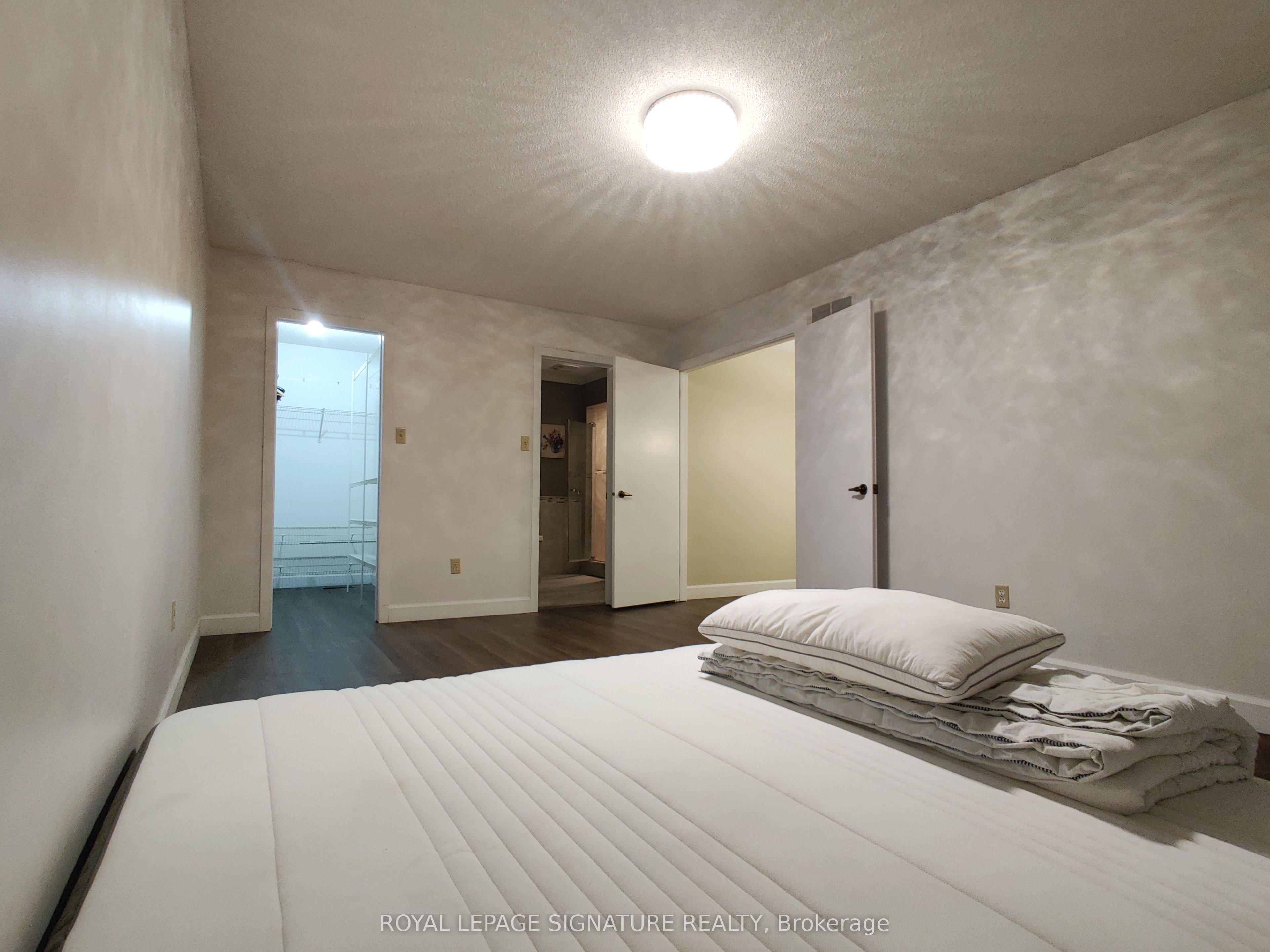 #upper - 2966 Caradoc Lane Property Photo 22