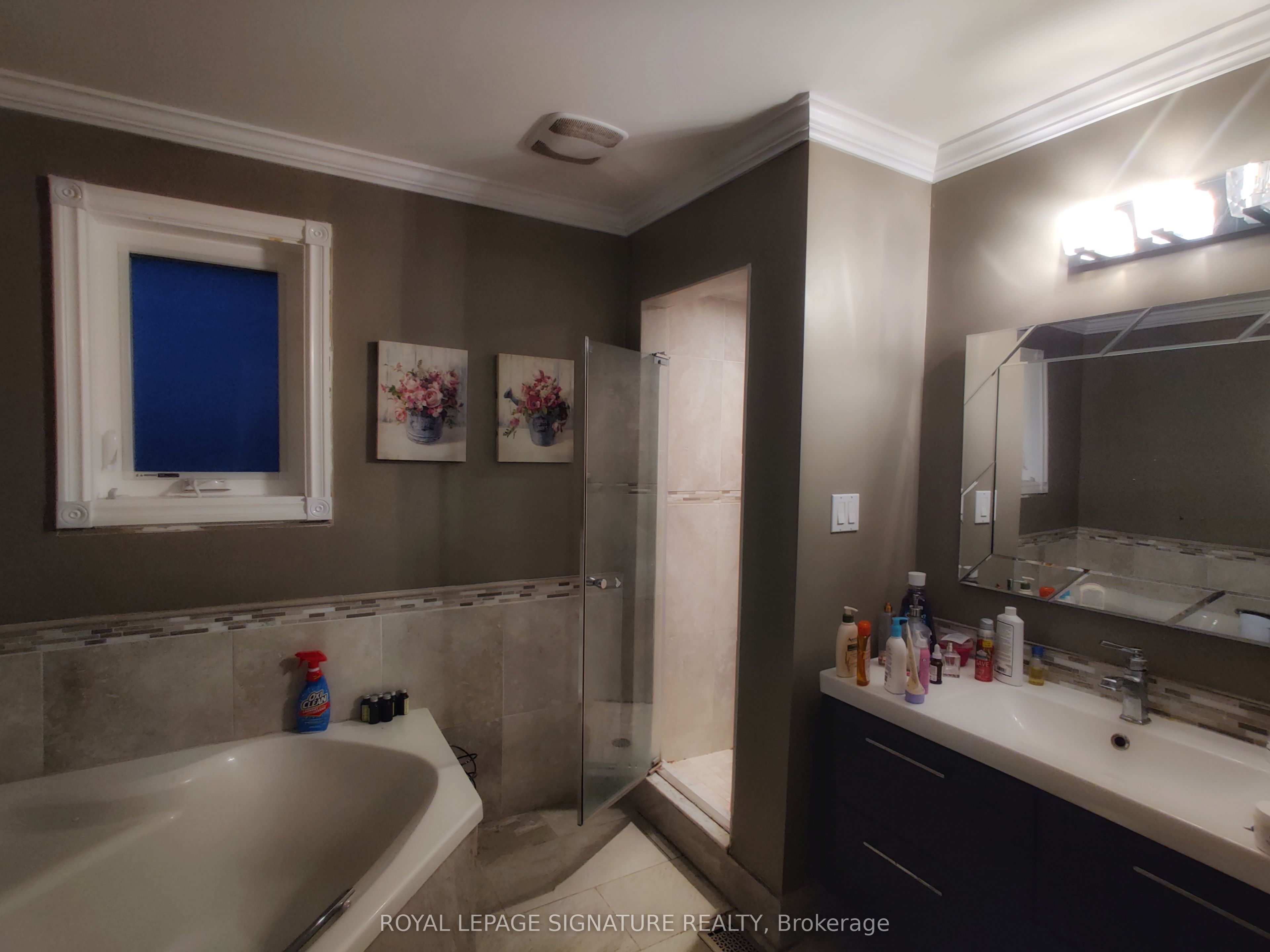 #upper - 2966 Caradoc Lane Property Photo 25