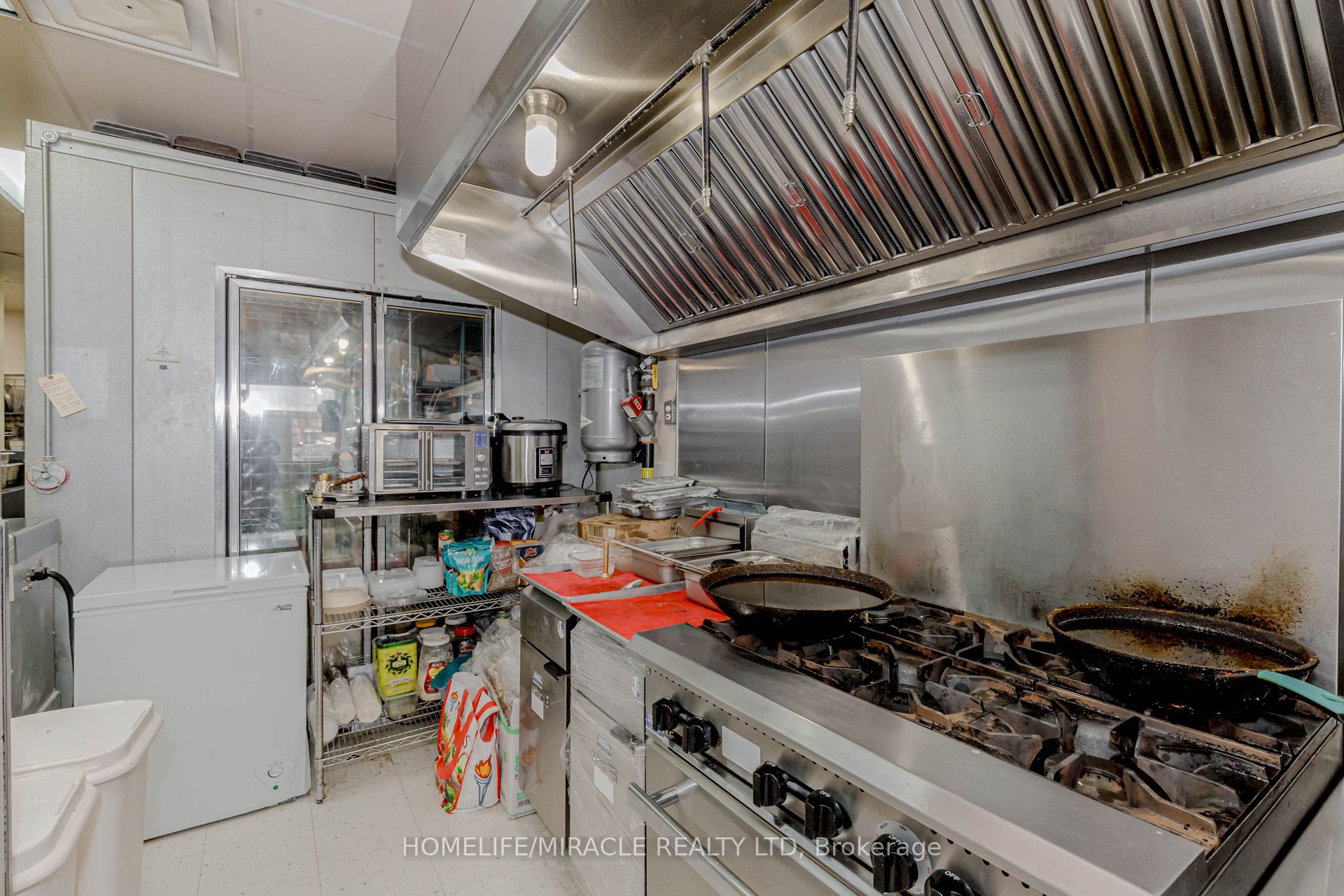 128 Queen Street S 23 Property Photo 27
