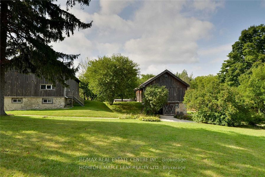10520 2 Line Property Photo 1