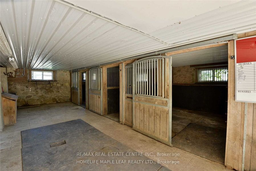 10520 2 Line Property Photo 5