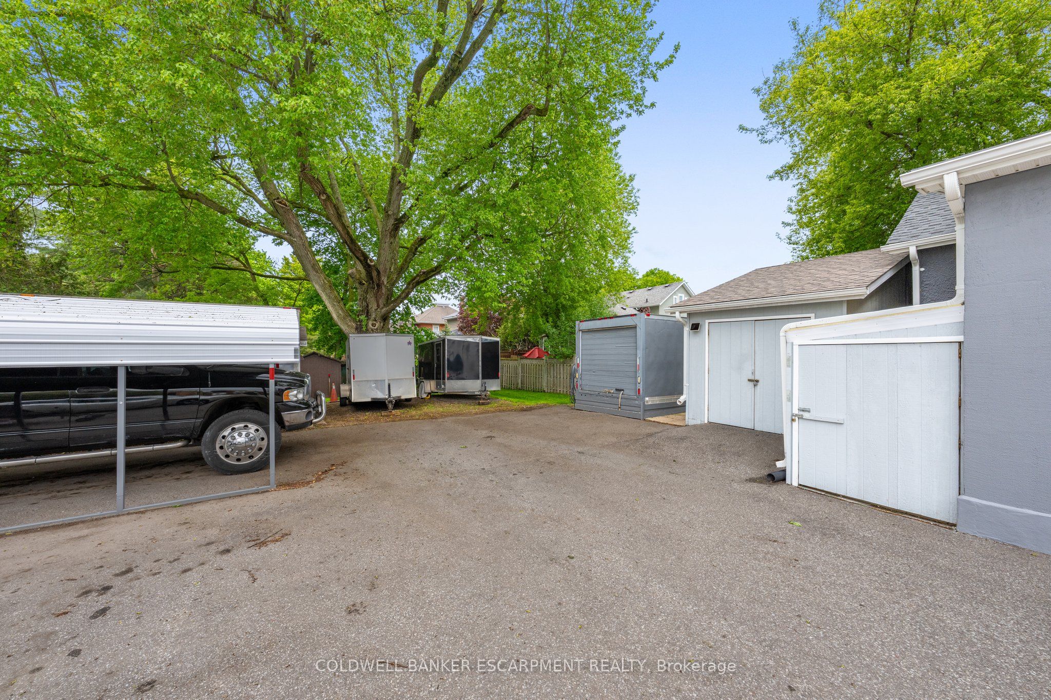 28 Main St N Property Photo 15