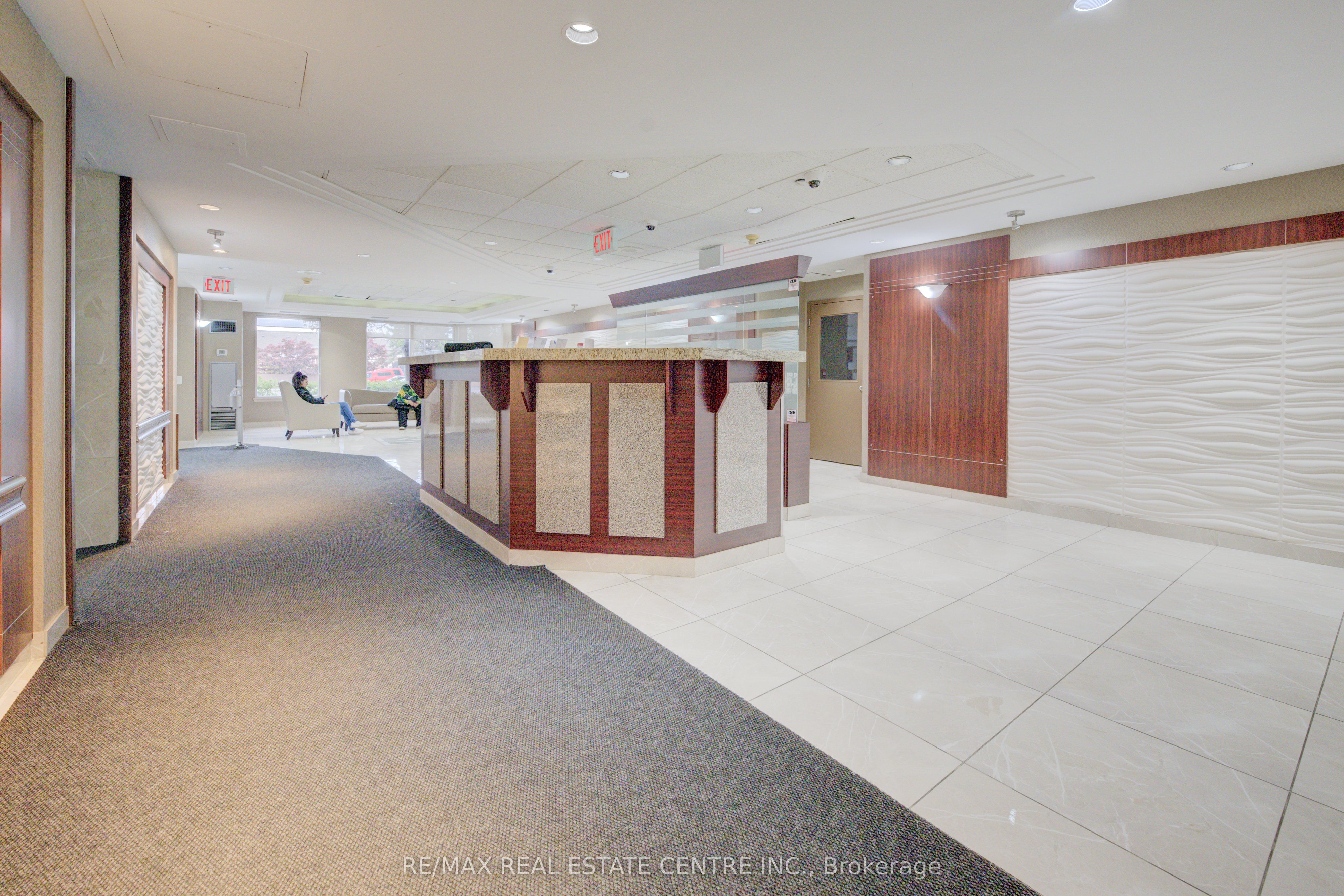 716 The West Mall N/a 1109 Property Photo 6