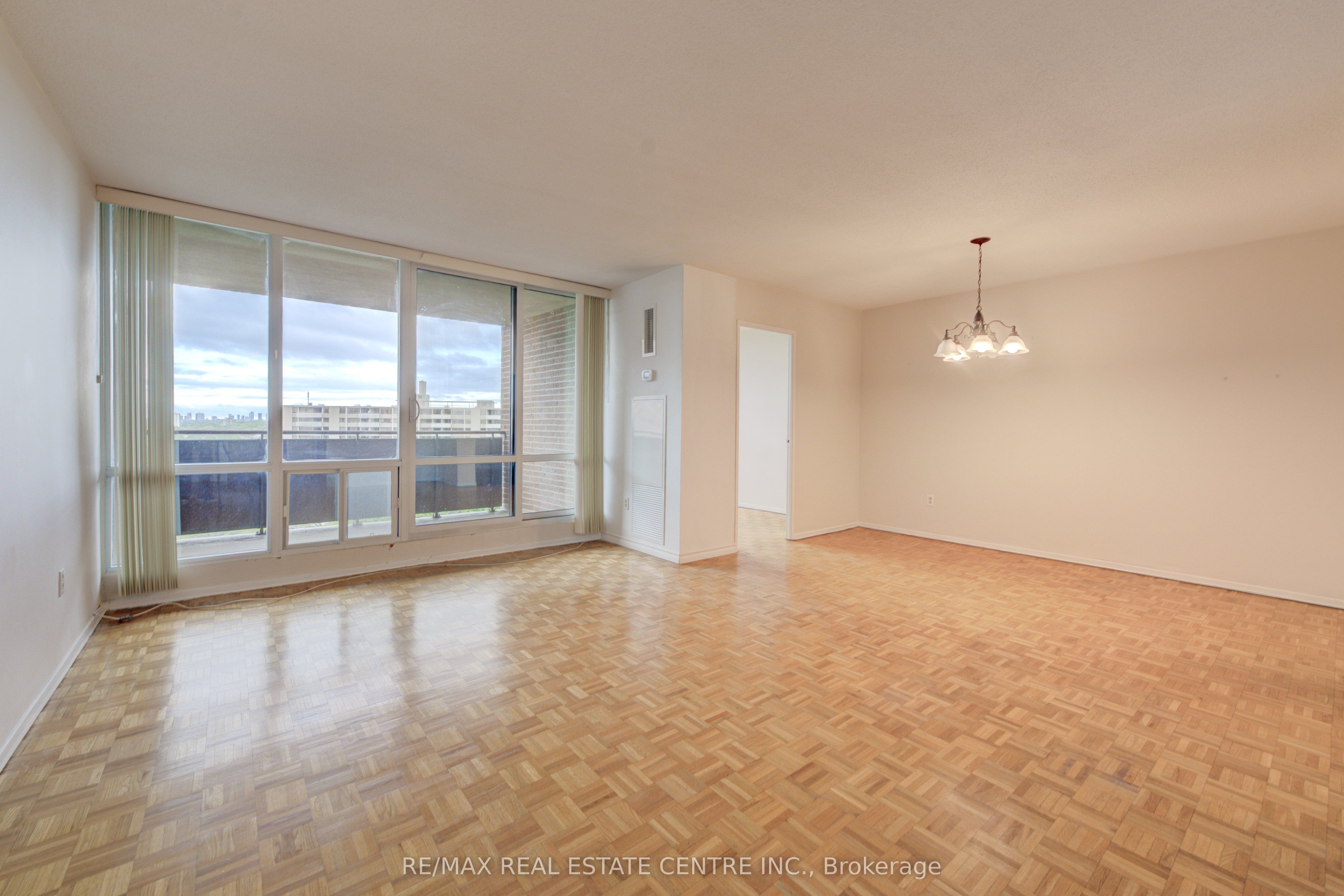 716 The West Mall N/a 1109 Property Photo 9