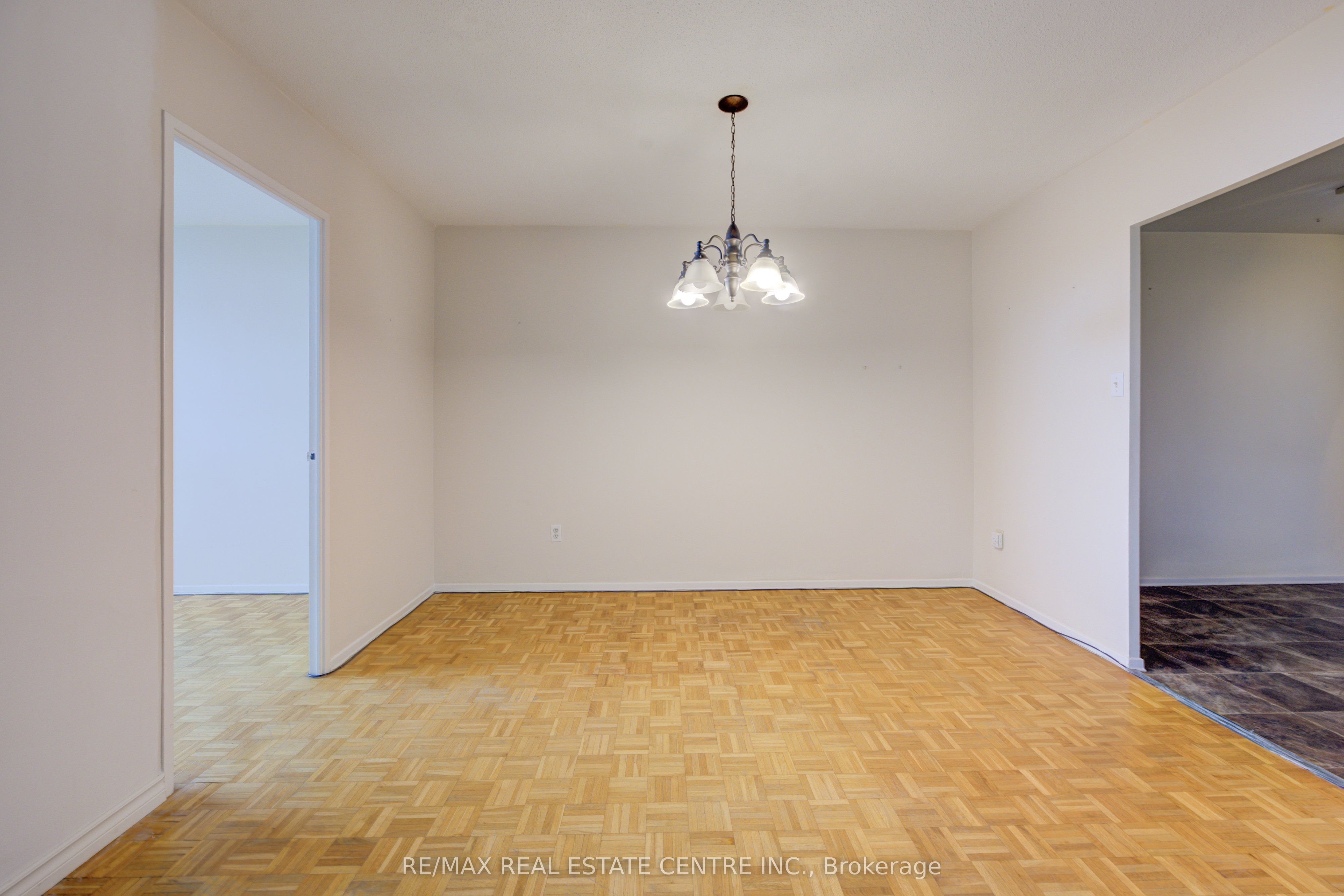 716 The West Mall N/a 1109 Property Photo 11
