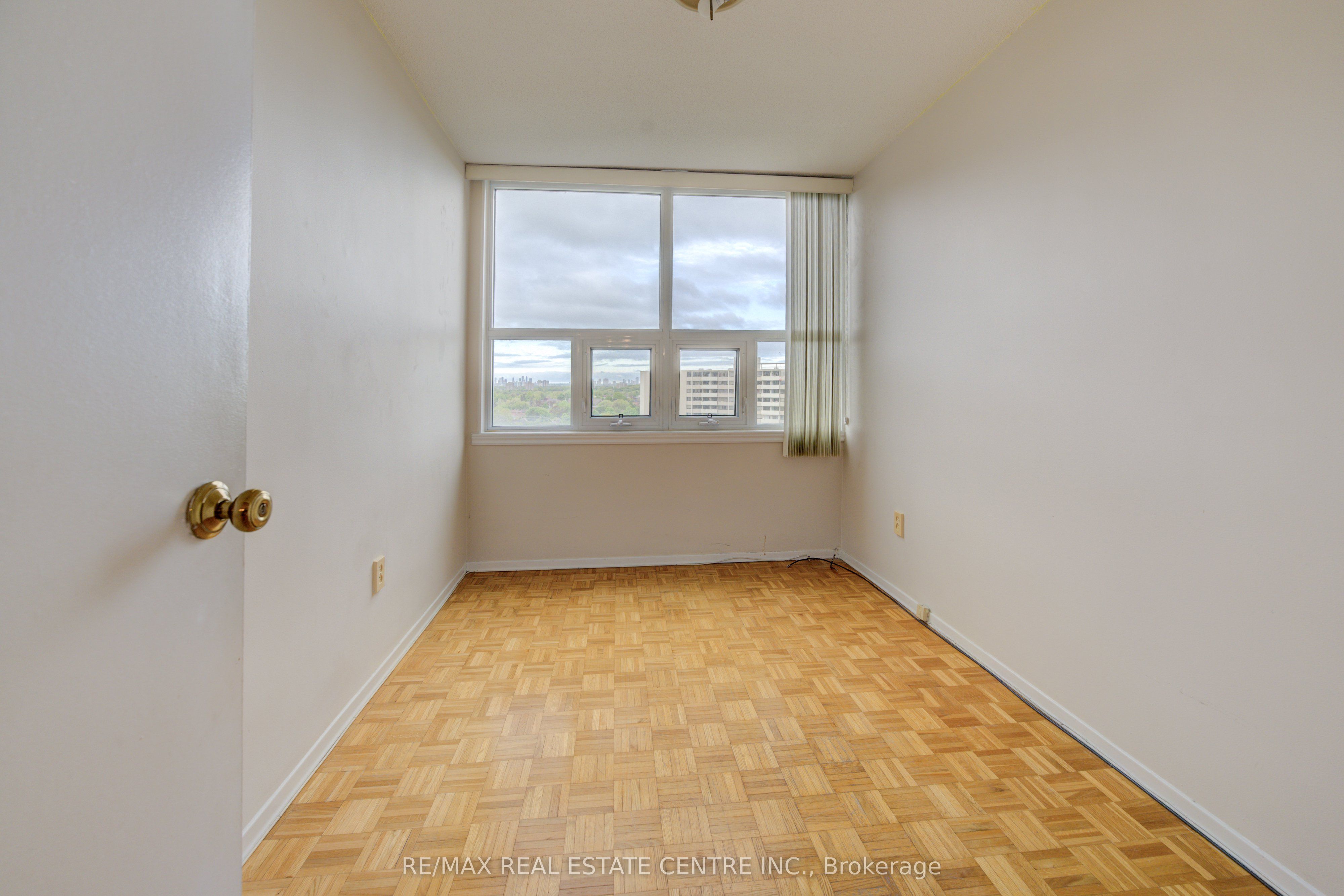 716 The West Mall N/a 1109 Property Photo 16