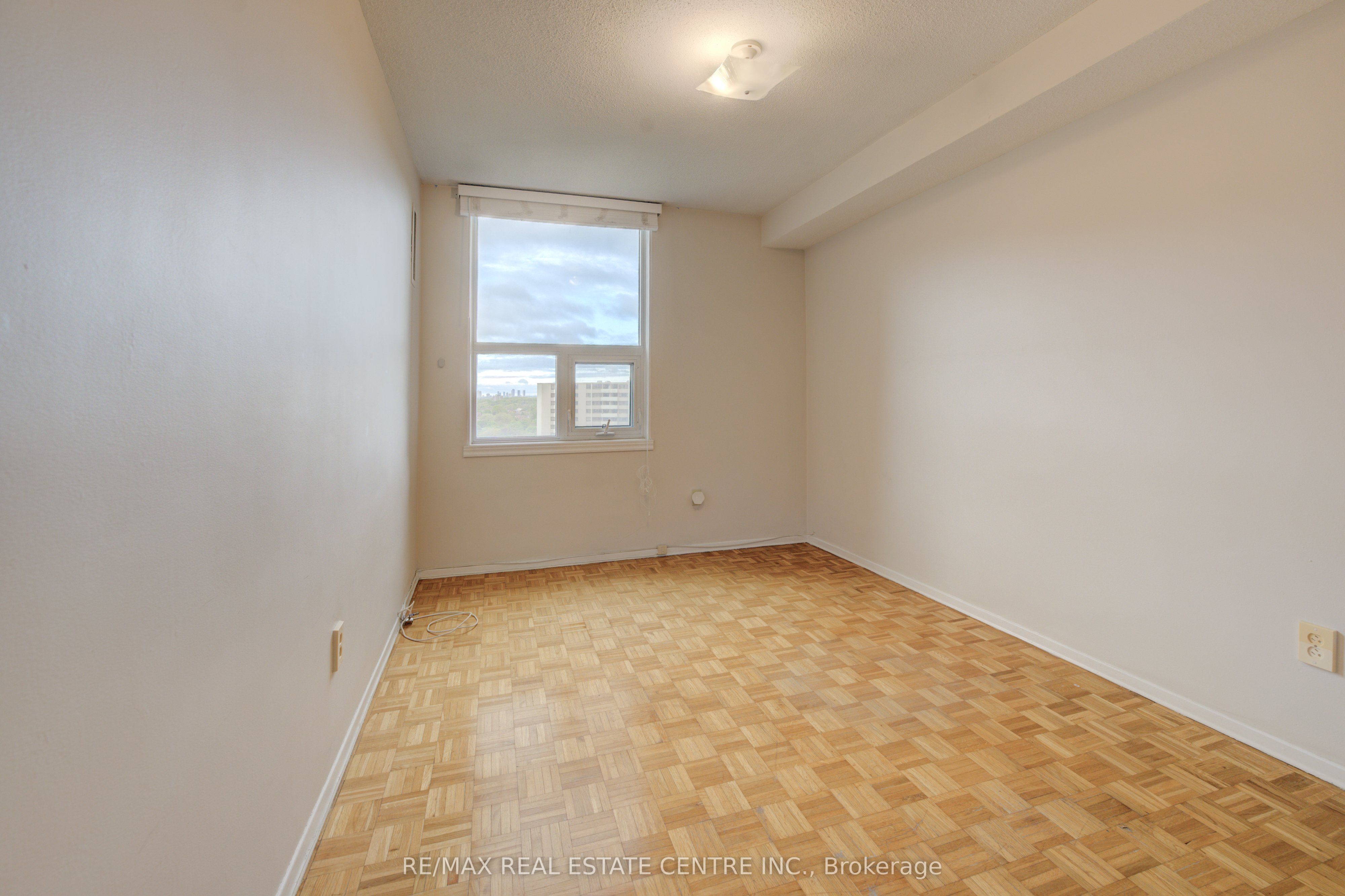 716 The West Mall N/a 1109 Property Photo 18