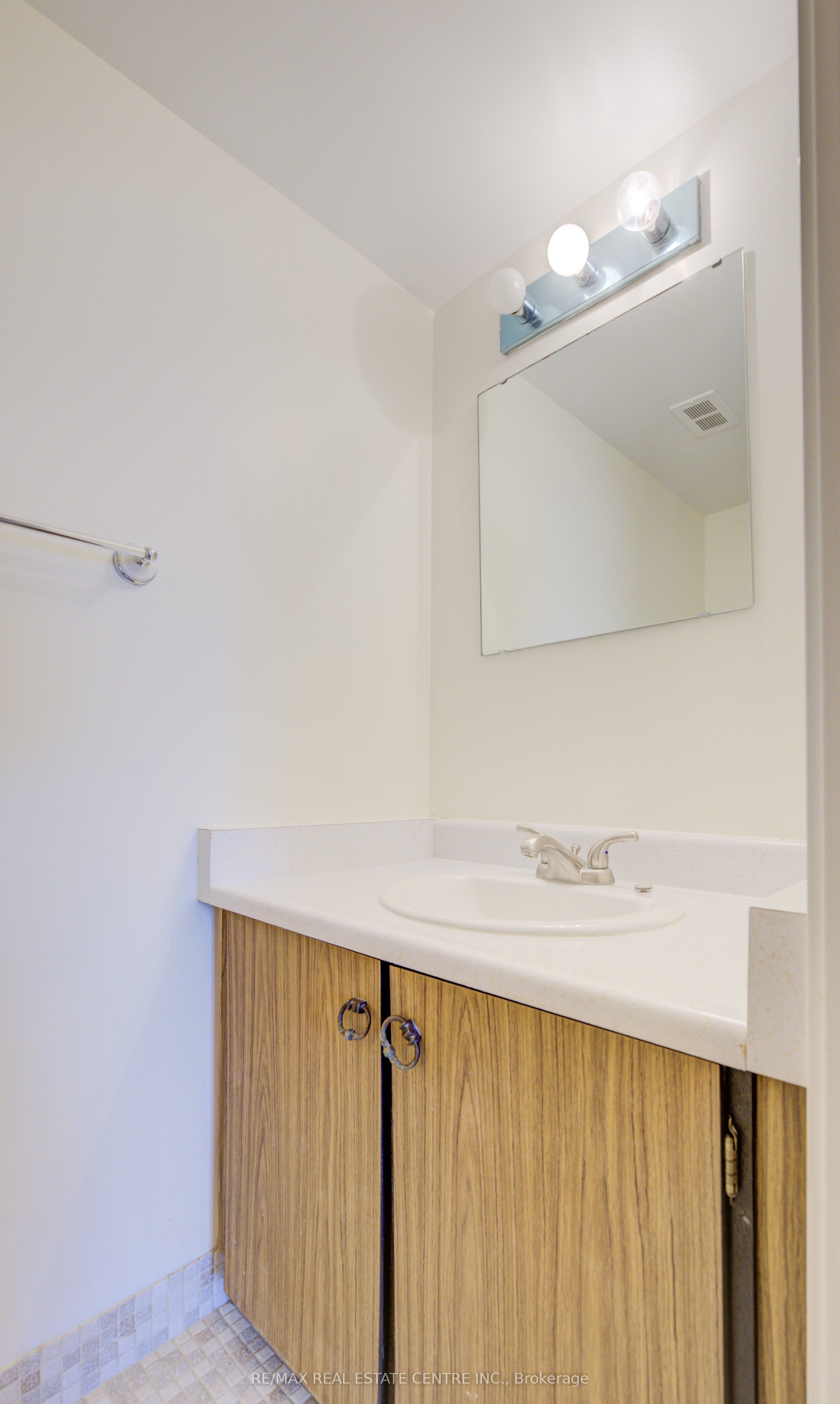 716 The West Mall N/a 1109 Property Photo 22