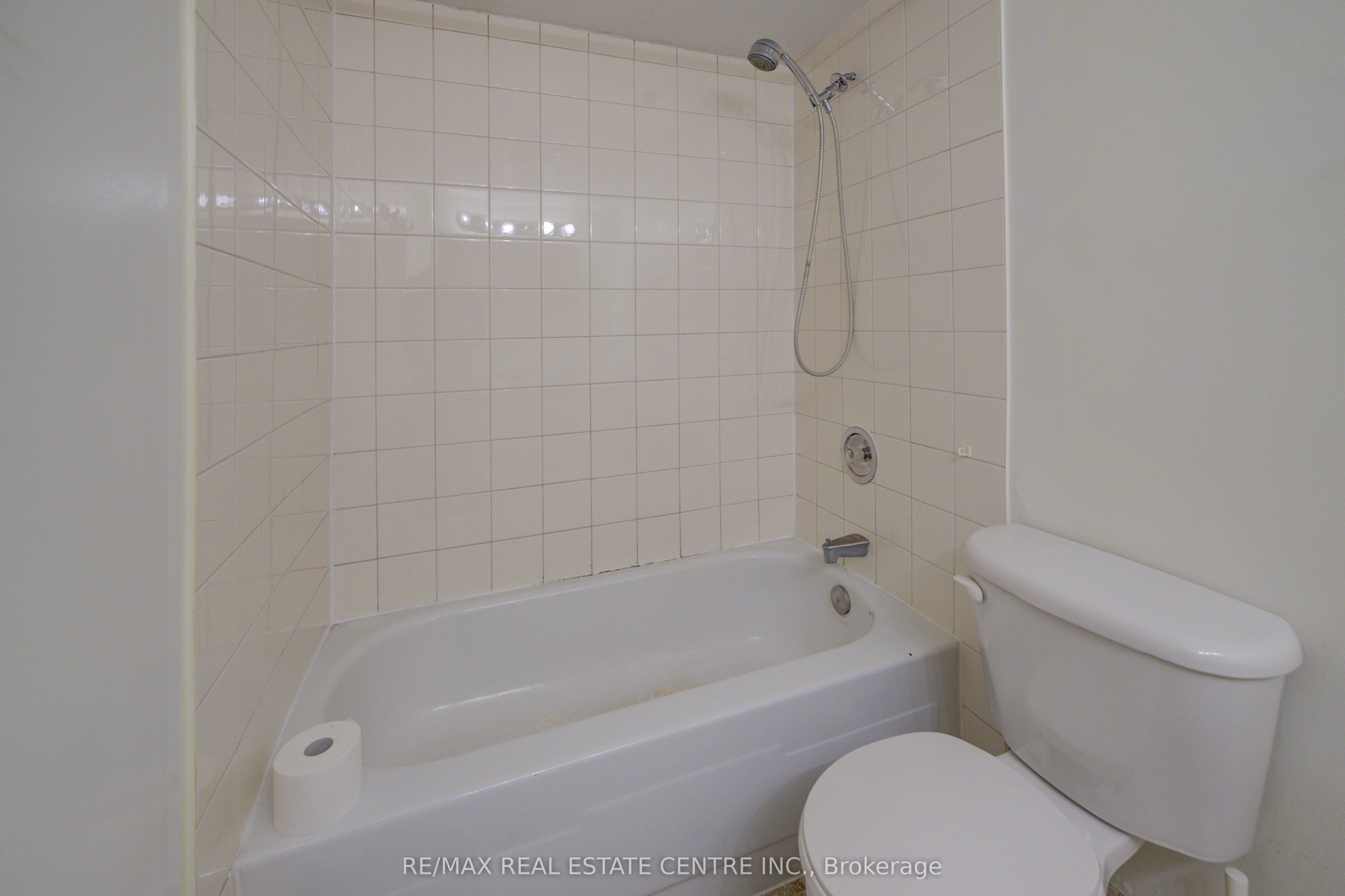 716 The West Mall N/a 1109 Property Photo 24