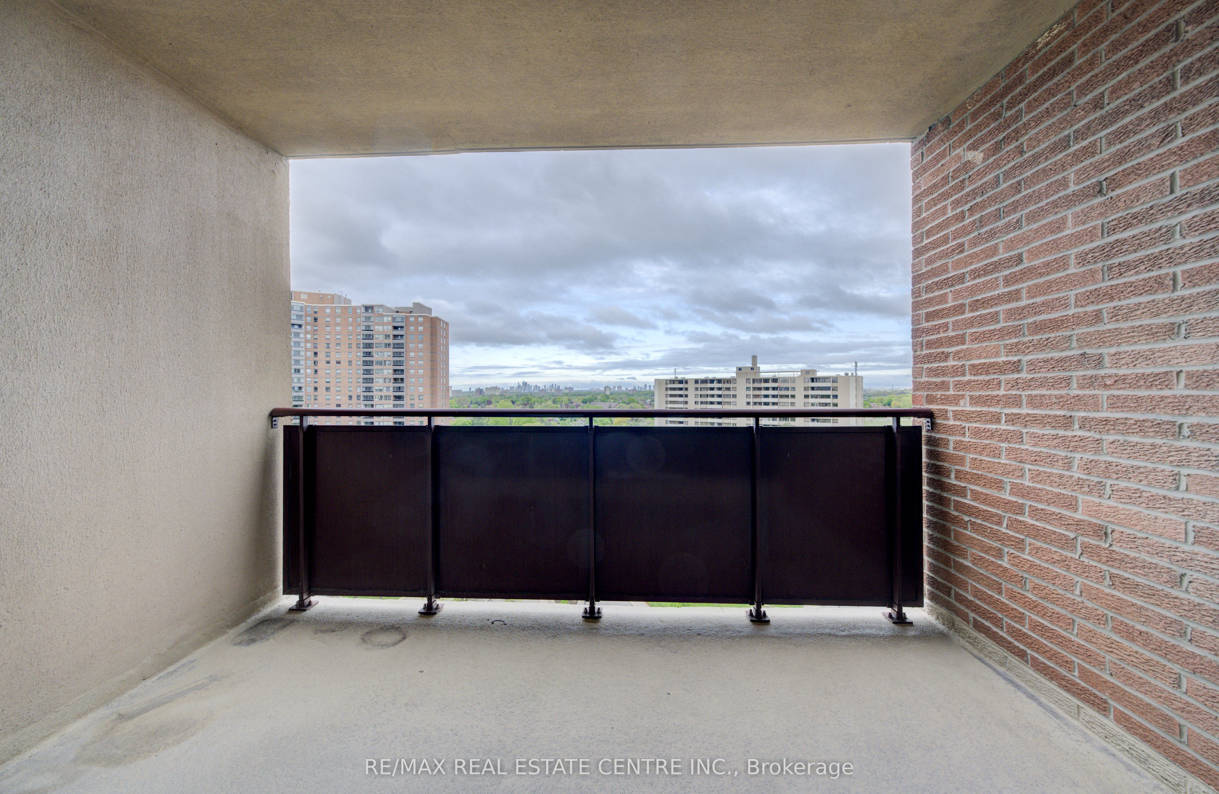716 The West Mall N/a 1109 Property Photo 25
