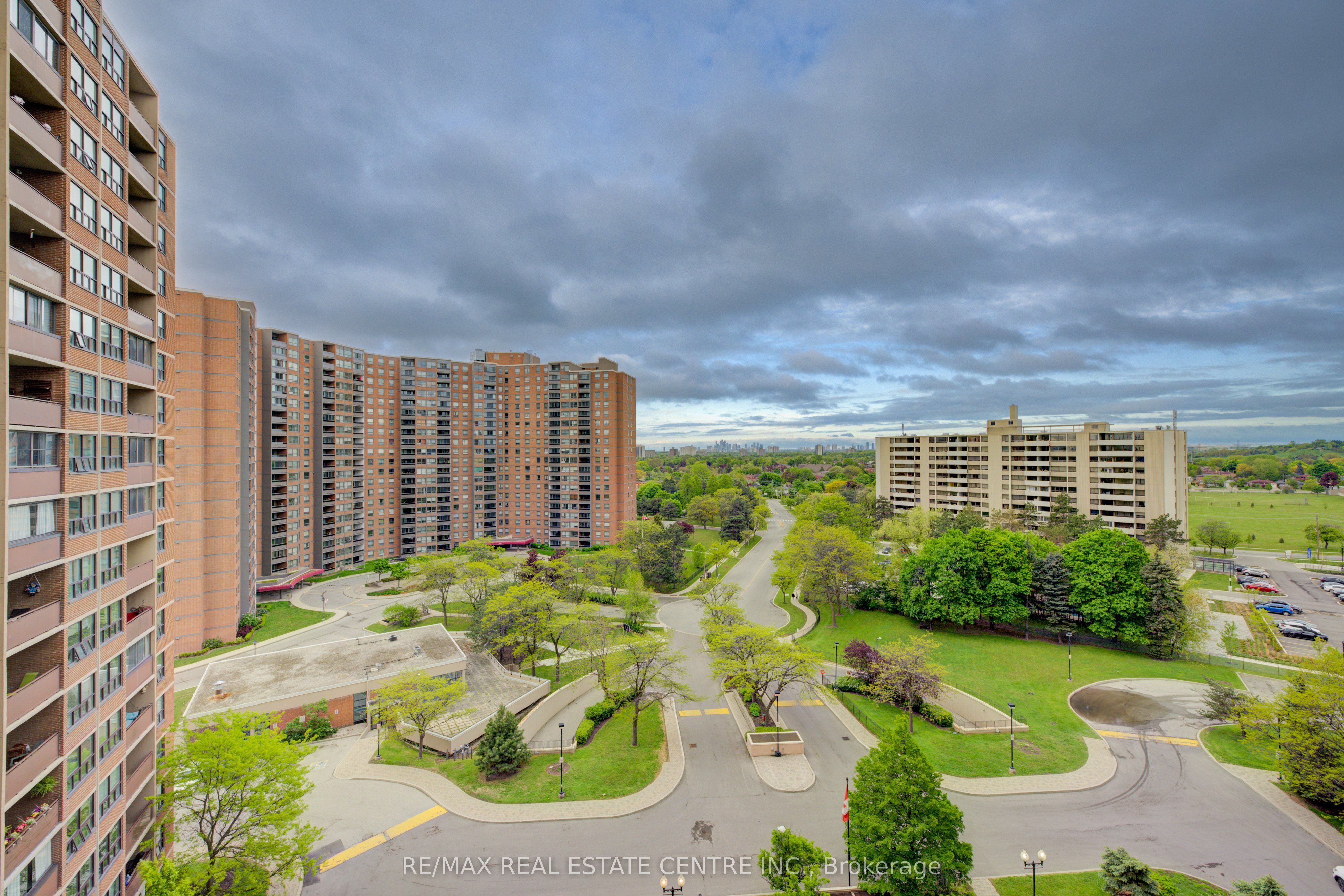 716 The West Mall N/a 1109 Property Photo 26