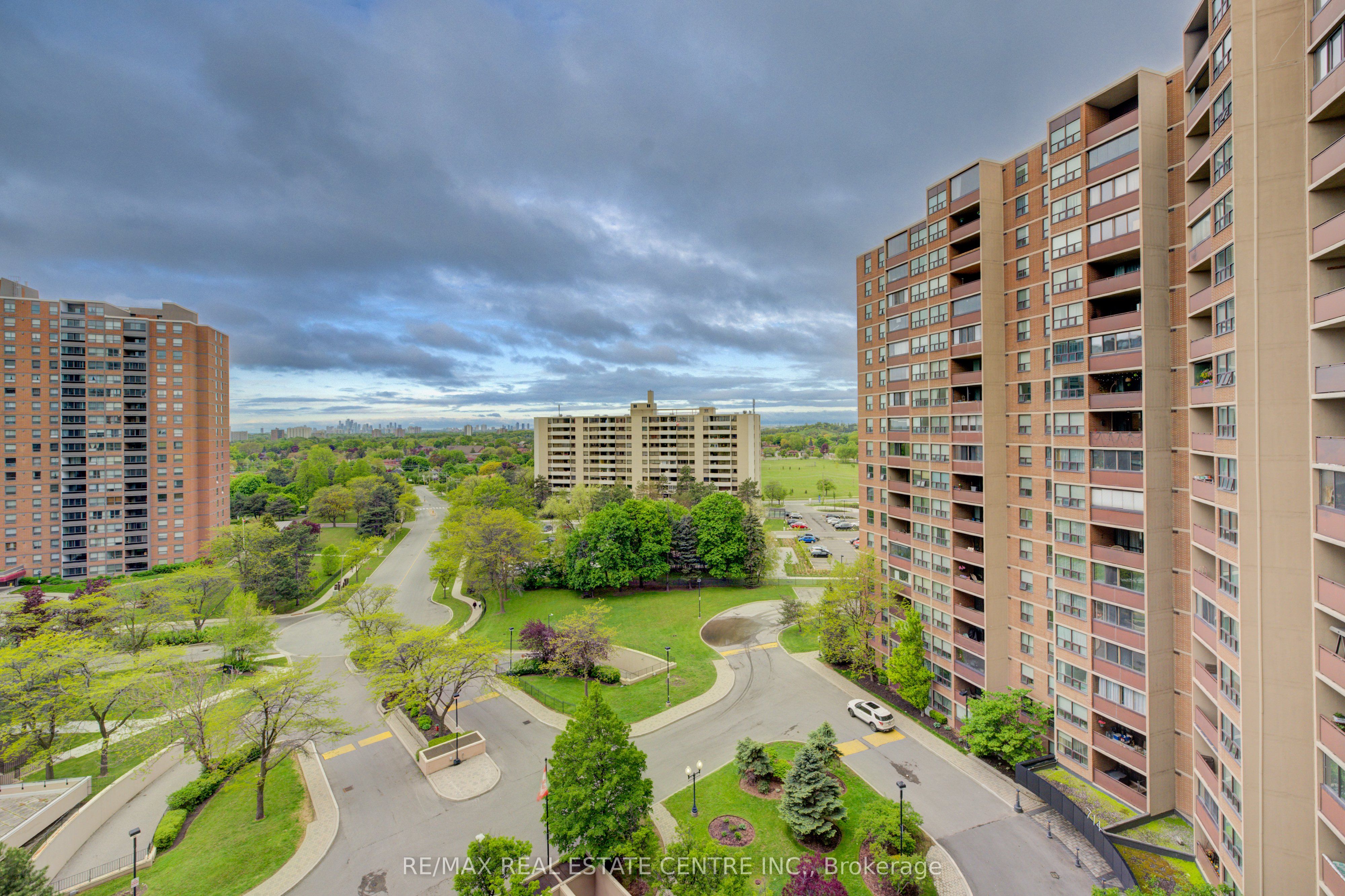 716 The West Mall N/a 1109 Property Photo 27
