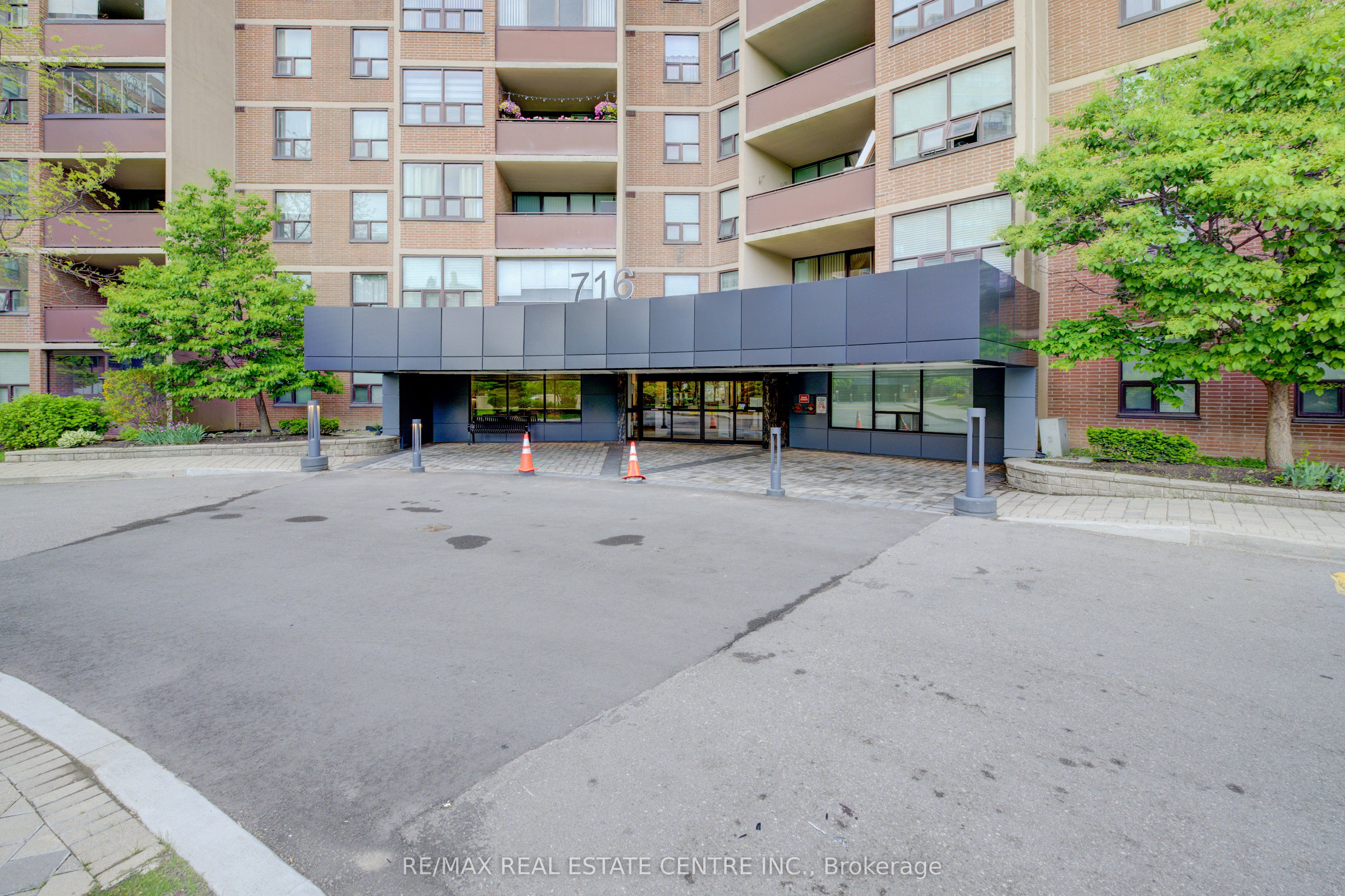 716 The West Mall N/a 1109 Property Photo 33