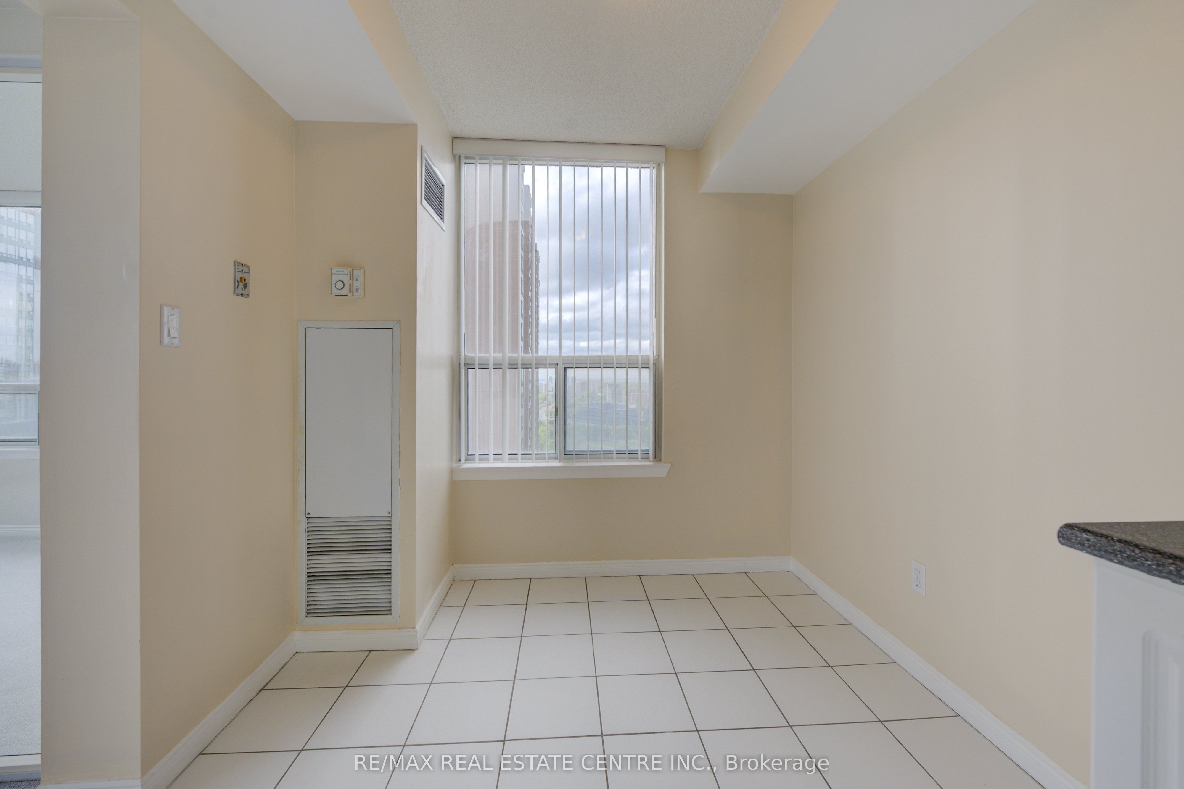 135 Hillcrest Avenue 1403 Property Photo 14