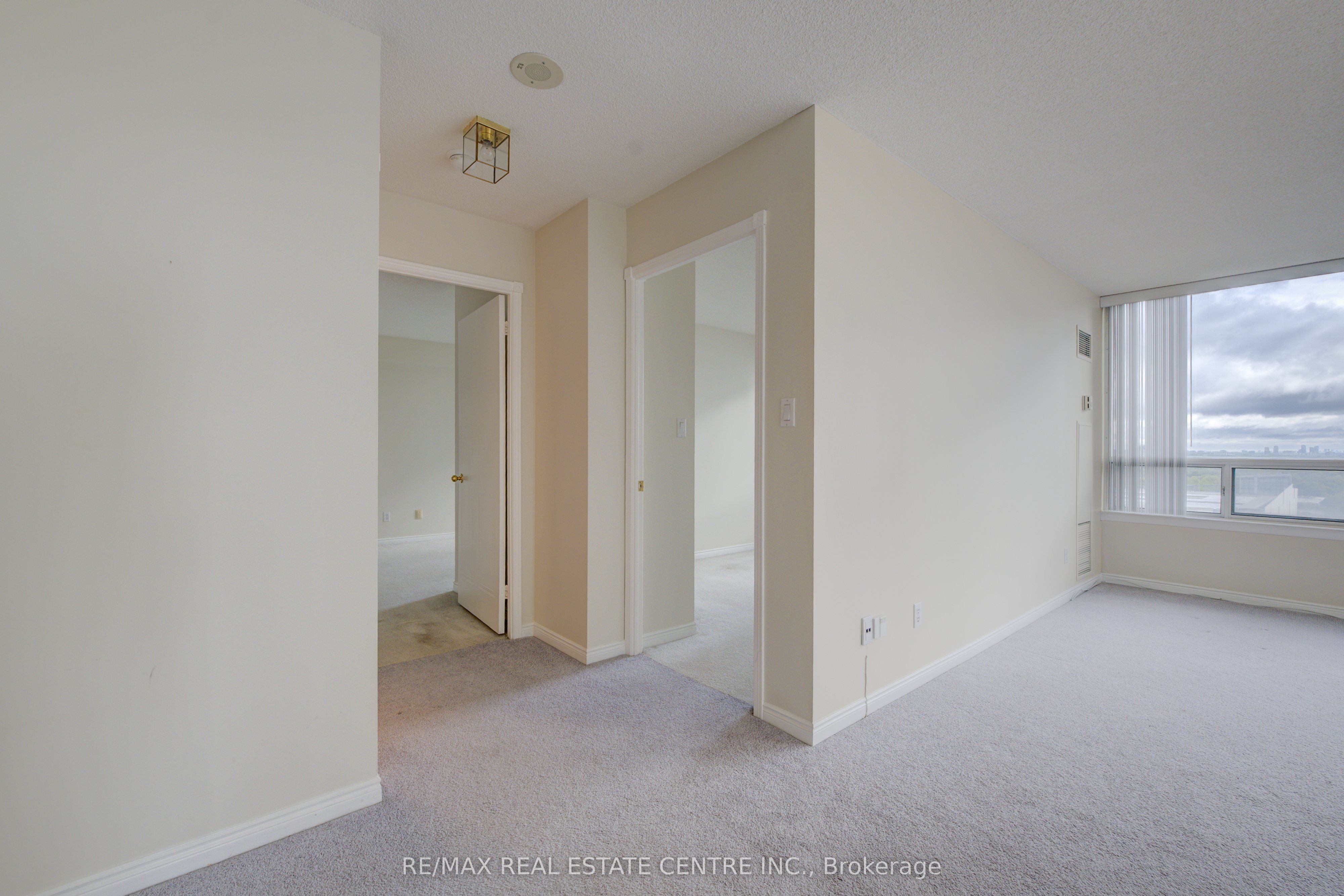 135 Hillcrest Avenue 1403 Property Photo 19