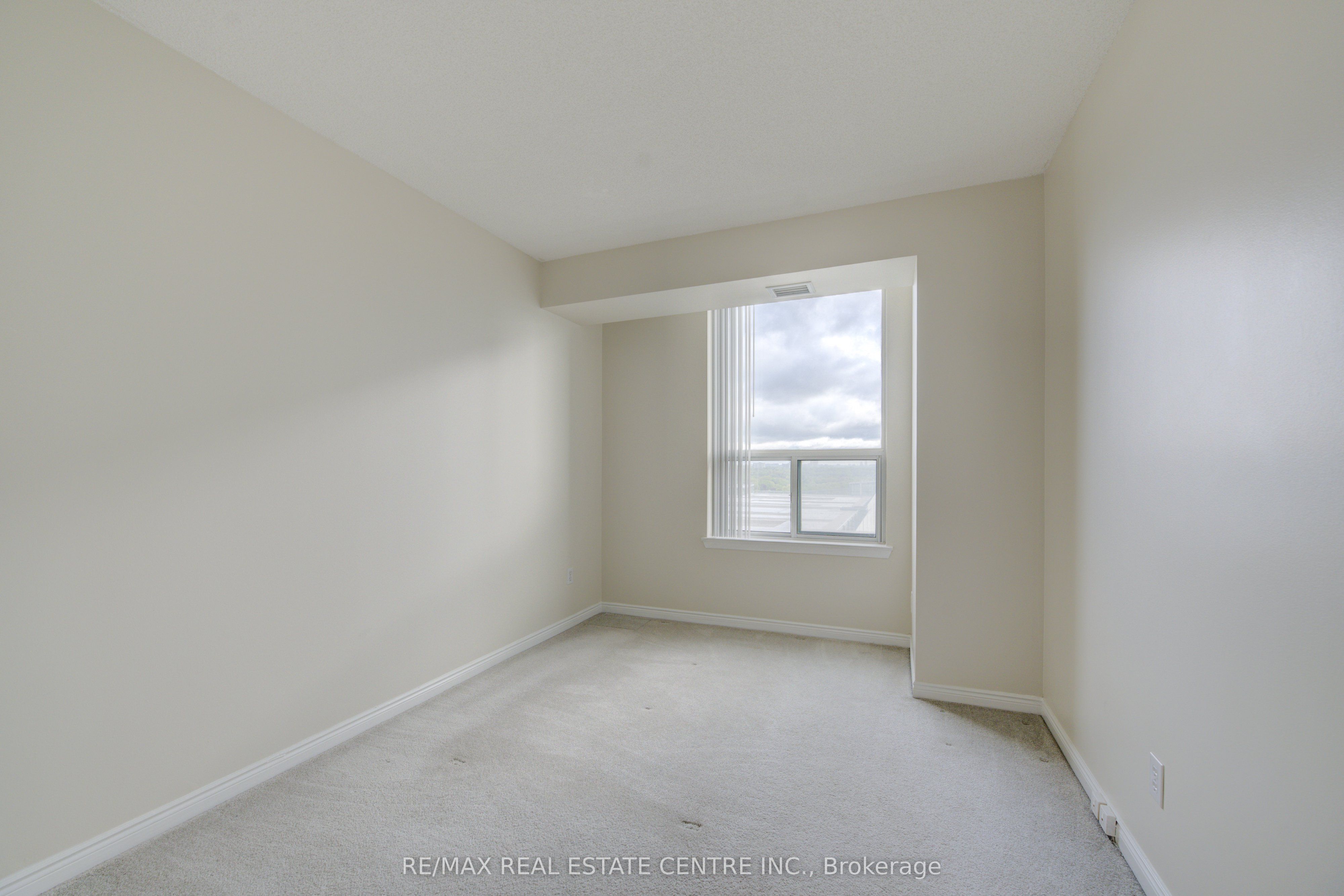 135 Hillcrest Avenue 1403 Property Photo 20