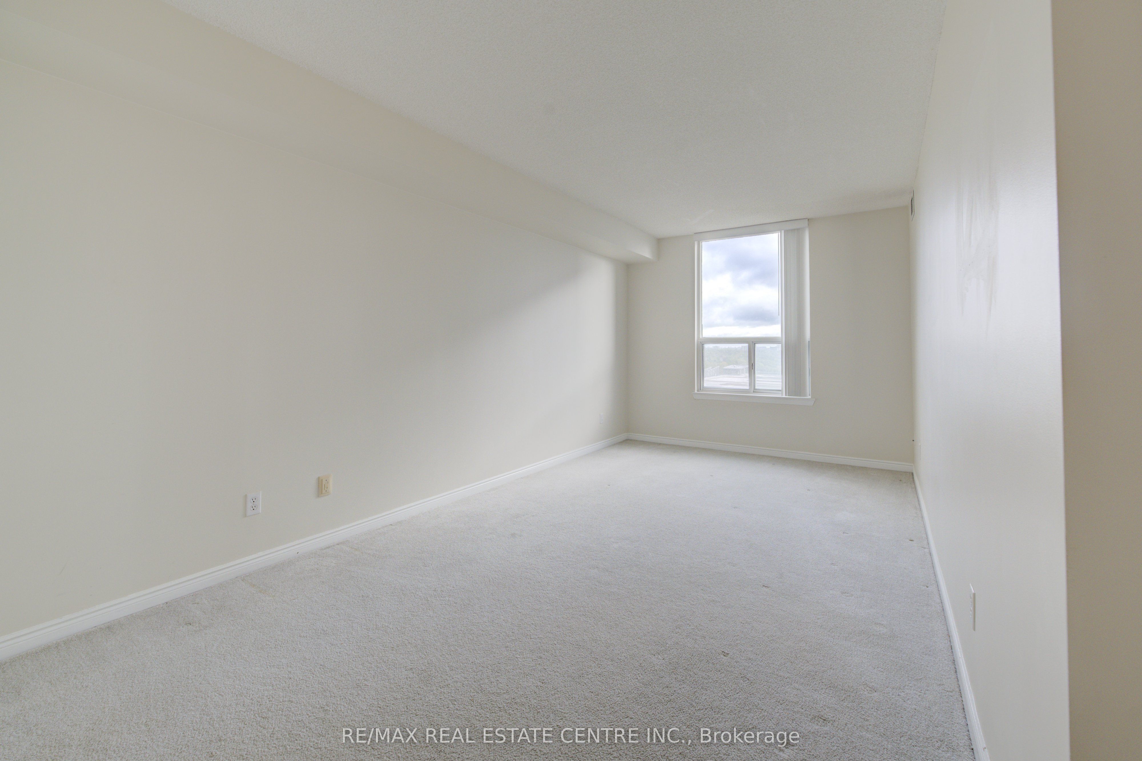 135 Hillcrest Avenue 1403 Property Photo 22