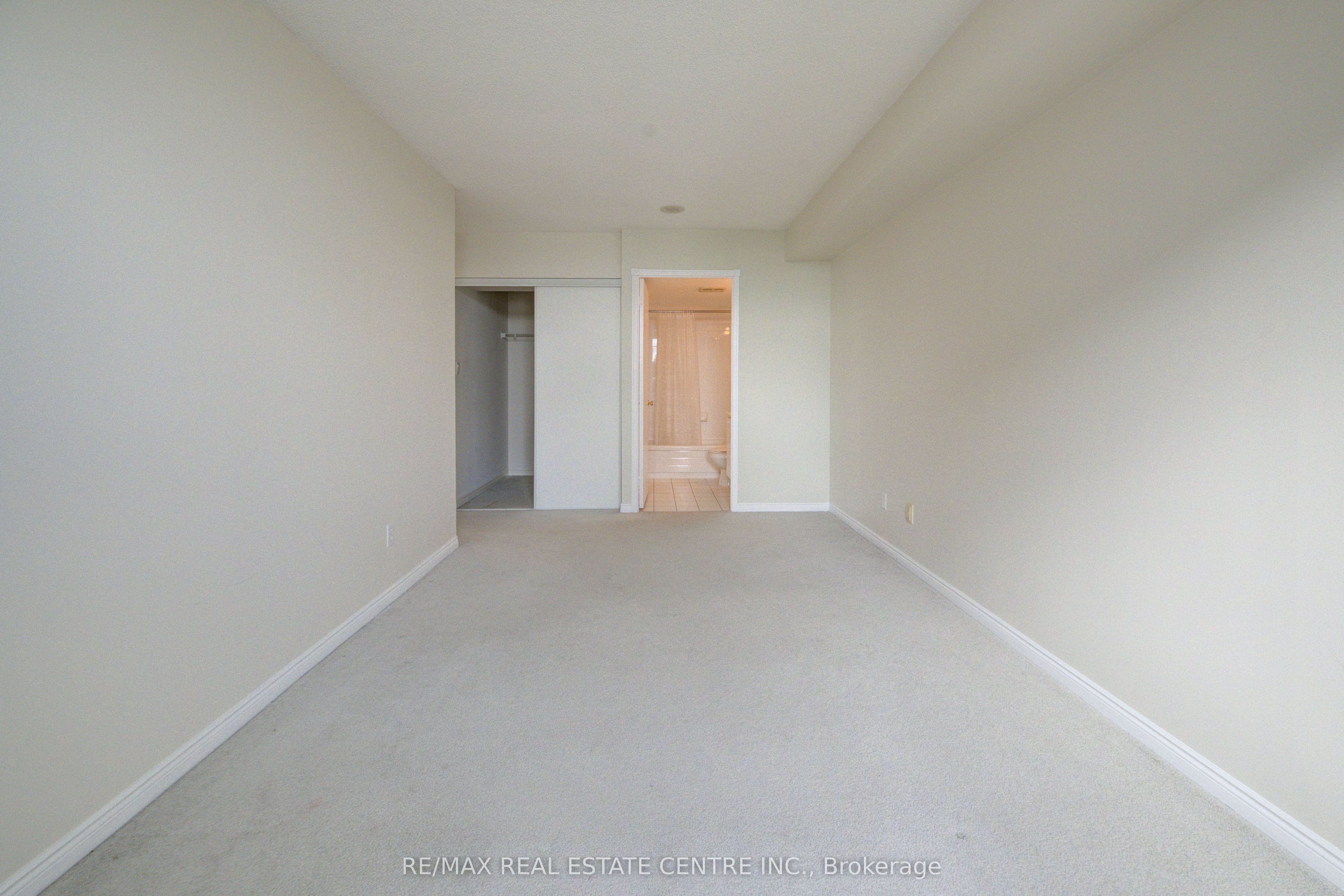 135 Hillcrest Avenue 1403 Property Photo 23