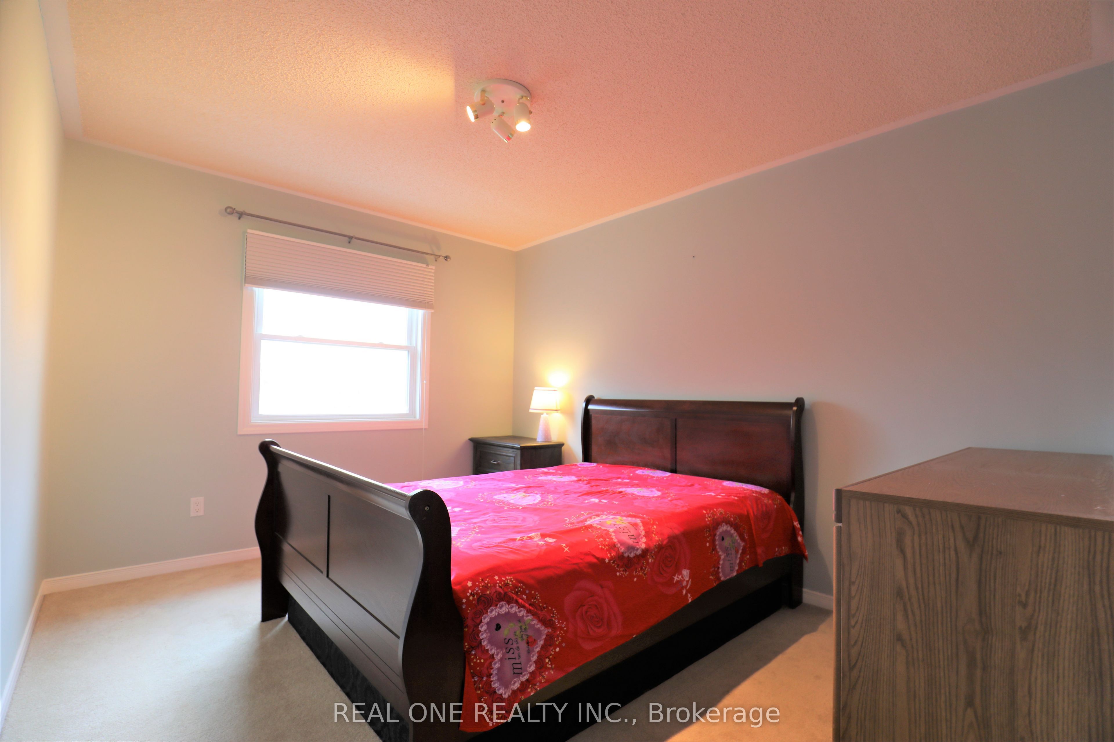 5650 Haddon Hall Road Property Photo 3