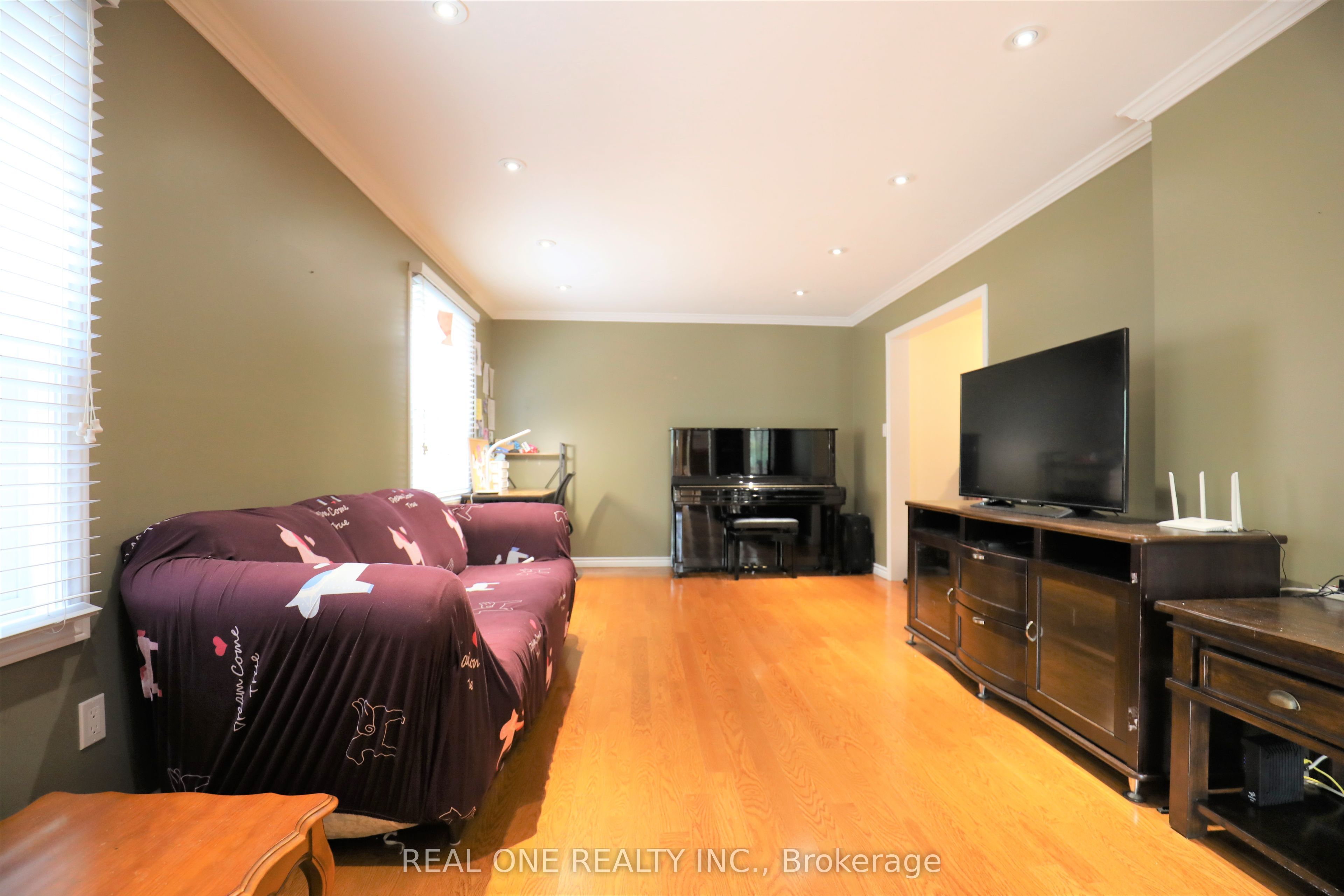 5650 Haddon Hall Road Property Photo 9