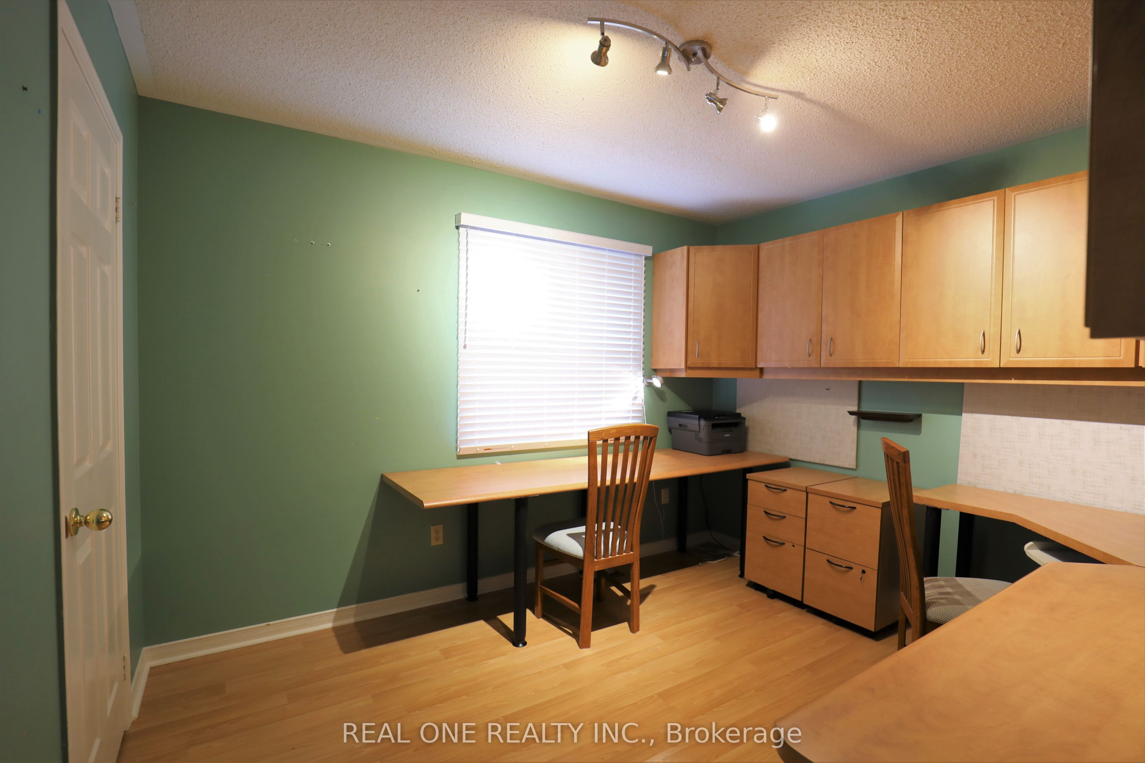 5650 Haddon Hall Road Property Photo 10
