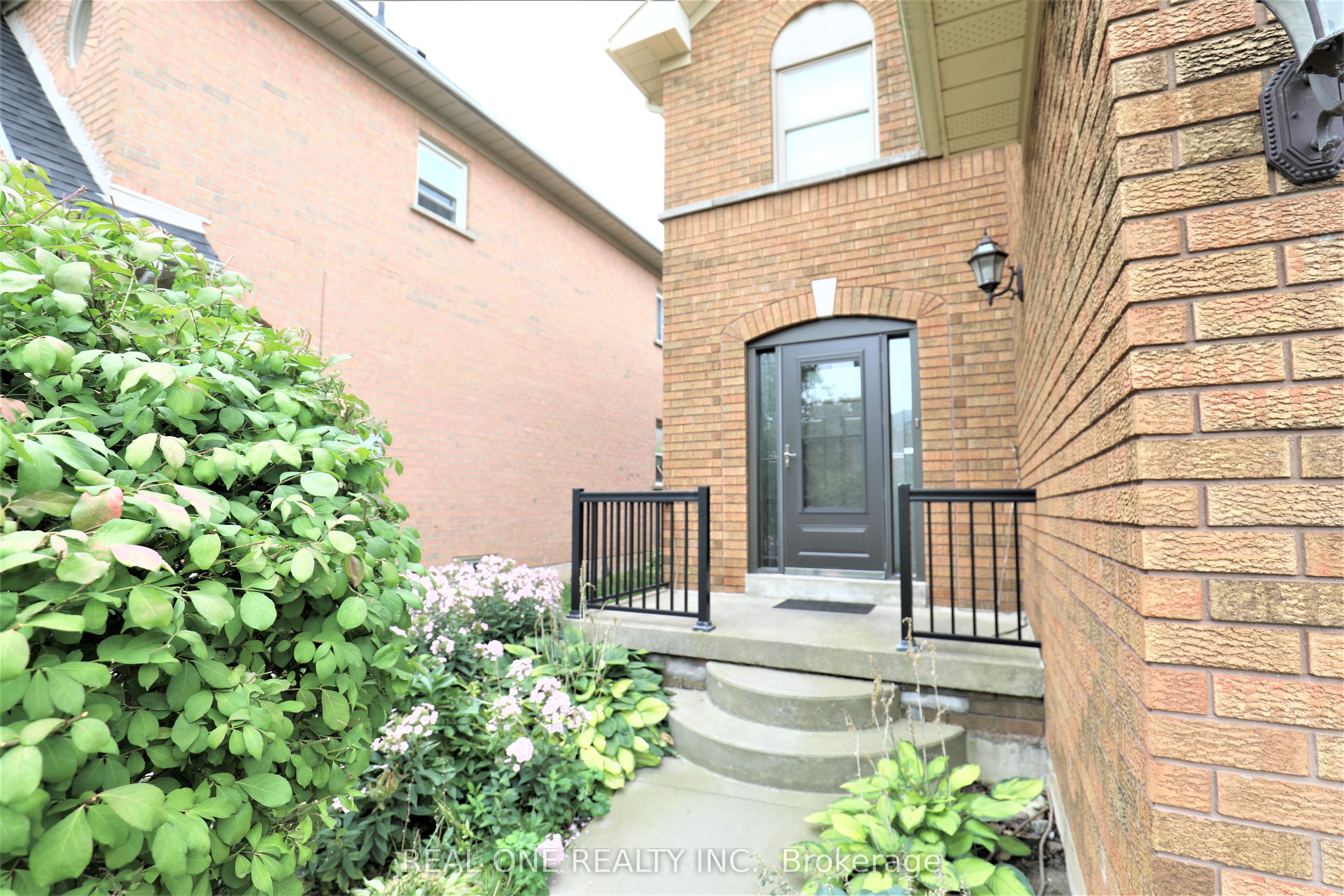 5650 Haddon Hall Road Property Photo 13