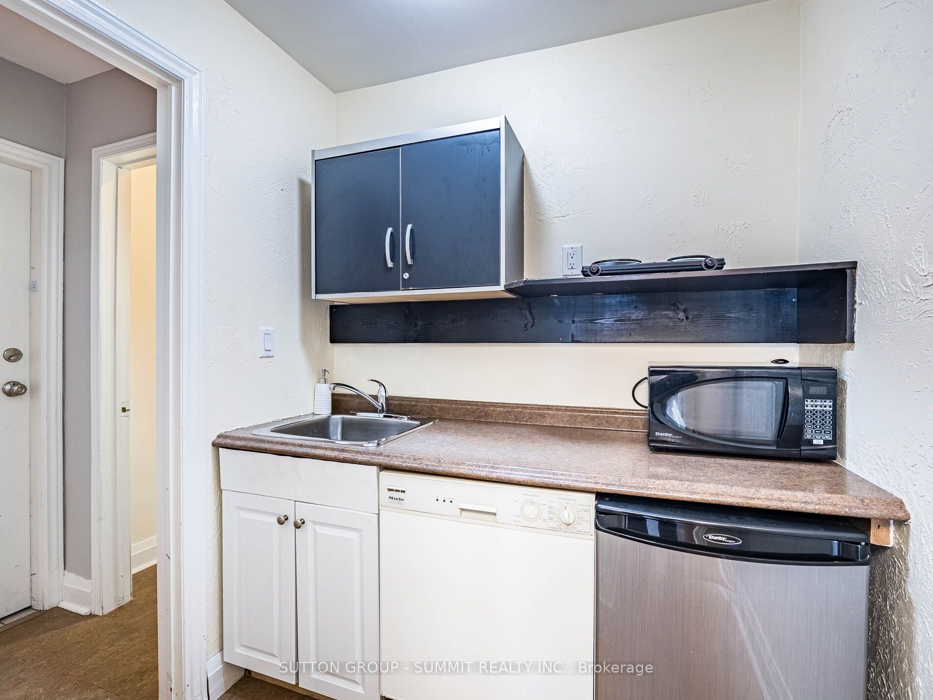3094-3096 Lake Shore Boulevard Property Photo 10