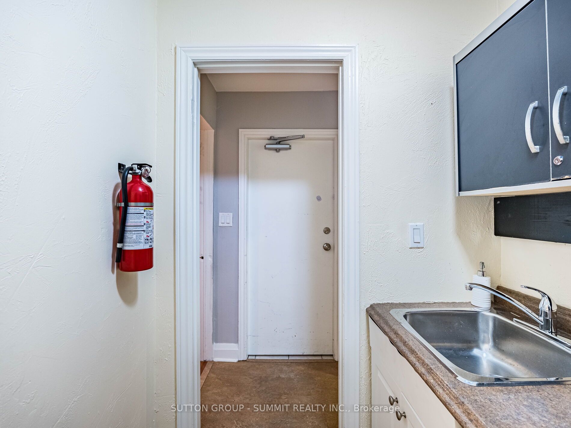 3094-3096 Lake Shore Boulevard Property Photo 11