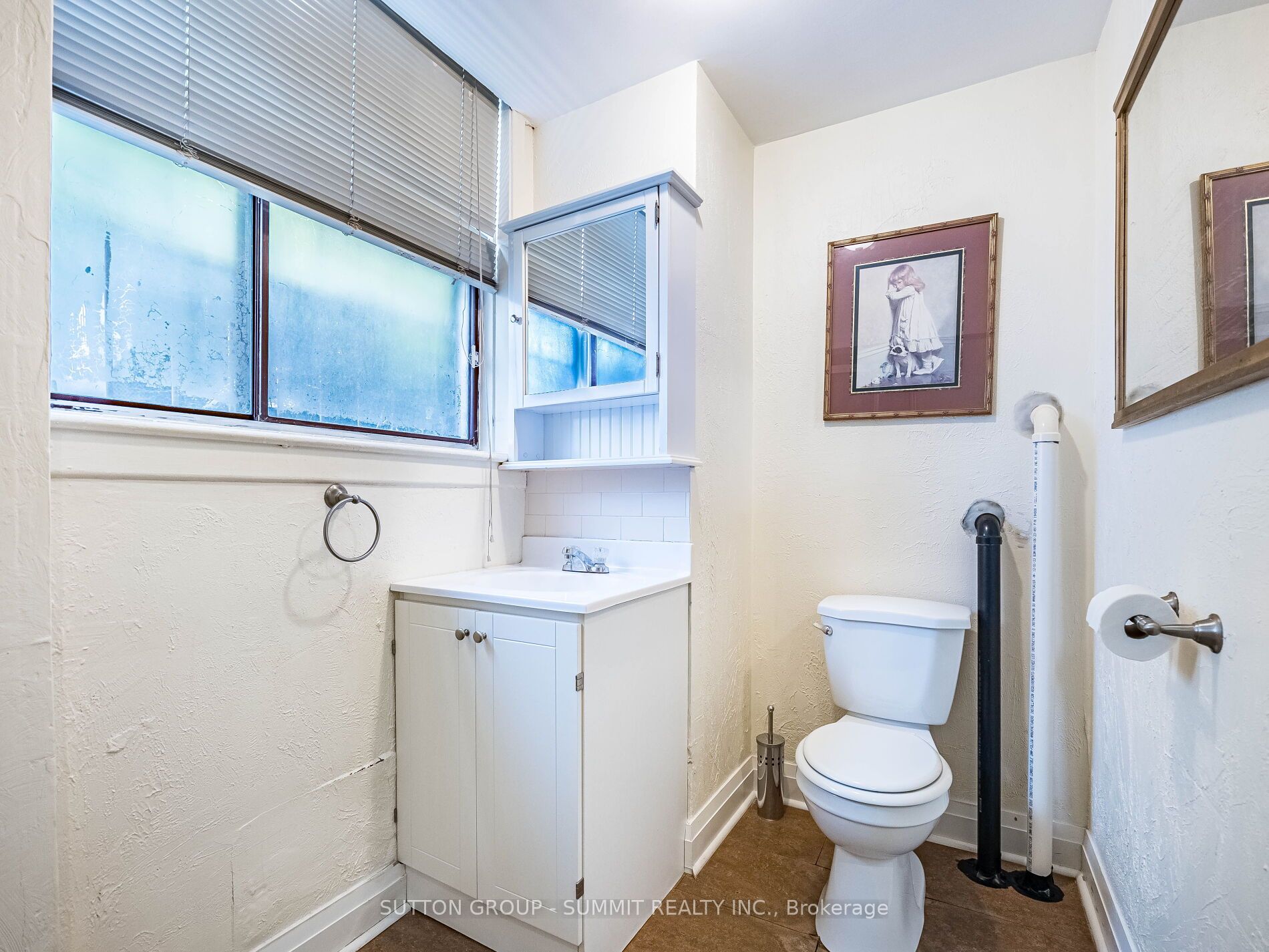 3094-3096 Lake Shore Boulevard Property Photo 14