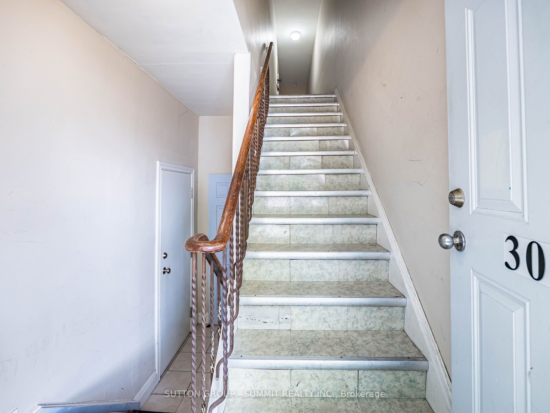 3094-3096 Lake Shore Boulevard Property Photo 18