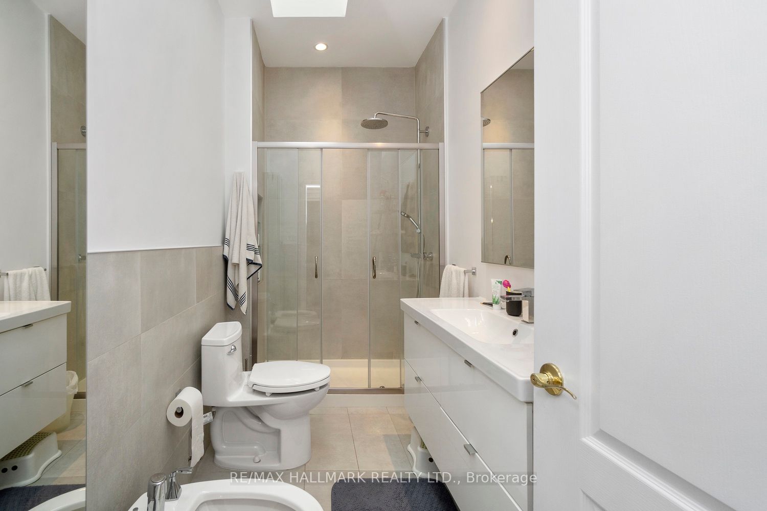 3631 Dundas Street Property Photo 10