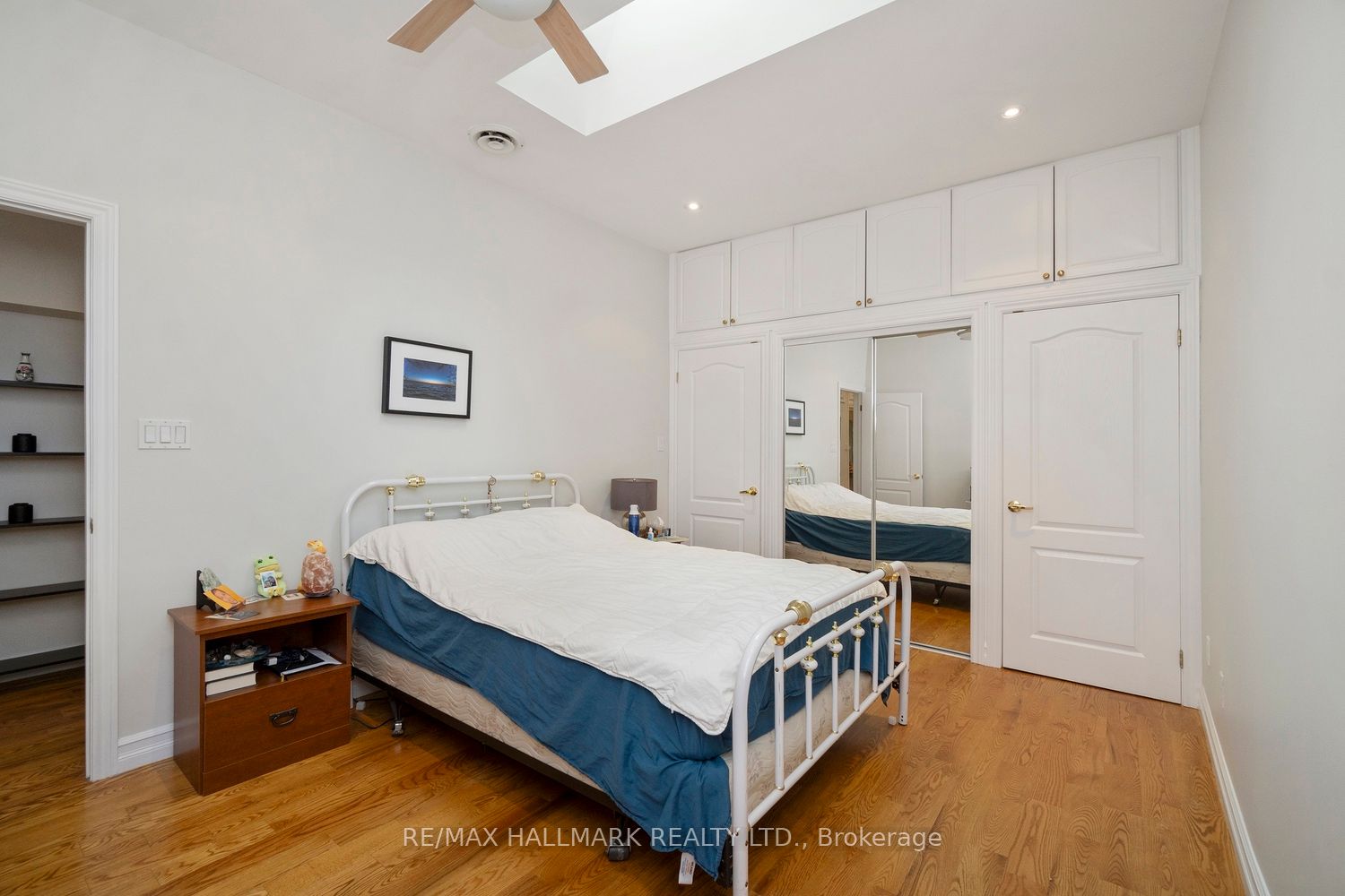 3631 Dundas Street Property Photo 11