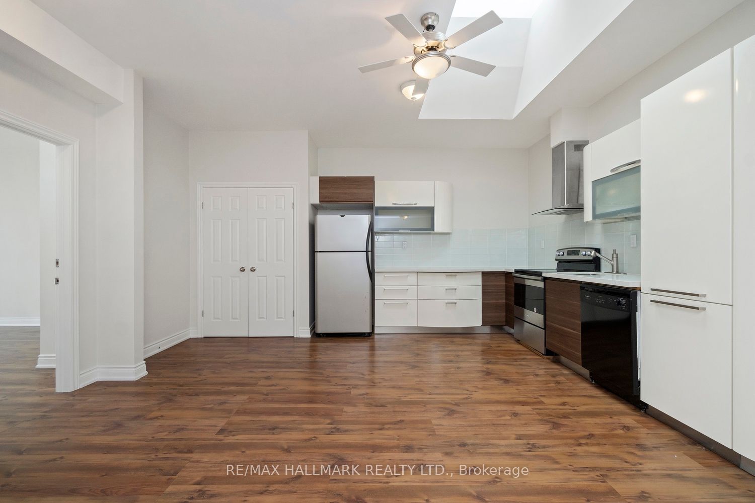3631 Dundas Street Property Photo 12