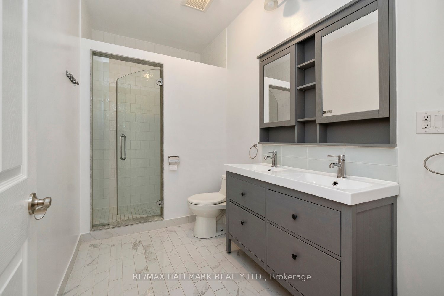 3631 Dundas Street Property Photo 16