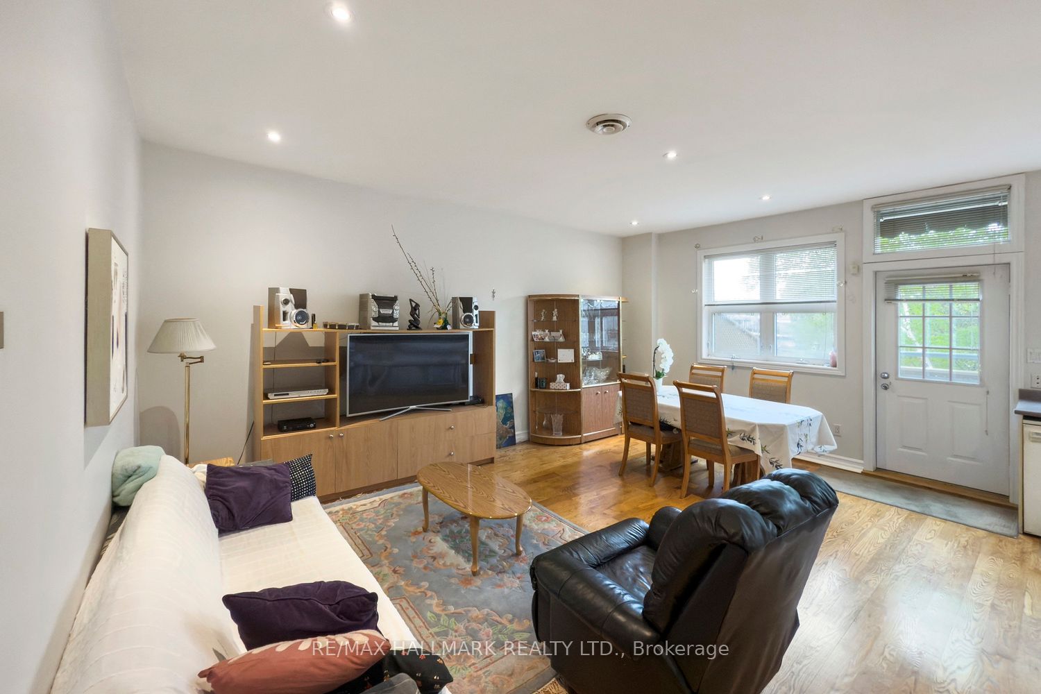 3631 Dundas Street Property Photo 23