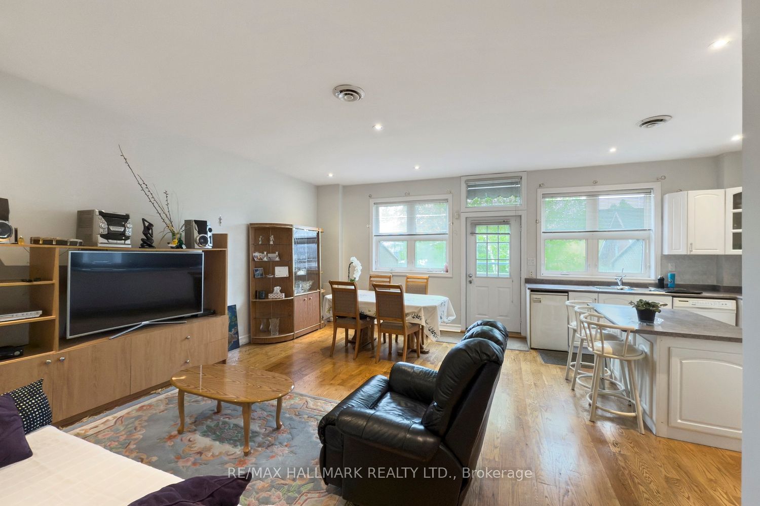 3631 Dundas Street Property Photo 24