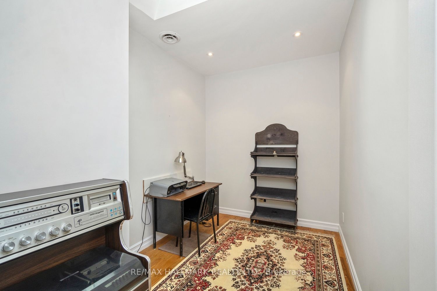 3631 Dundas Street Property Photo 30