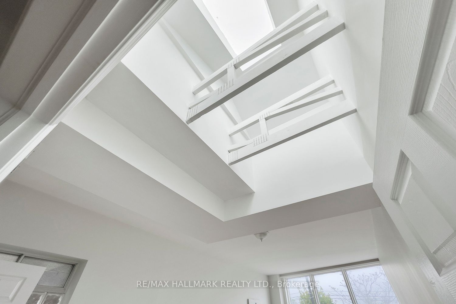 3631 Dundas Street Property Photo 34