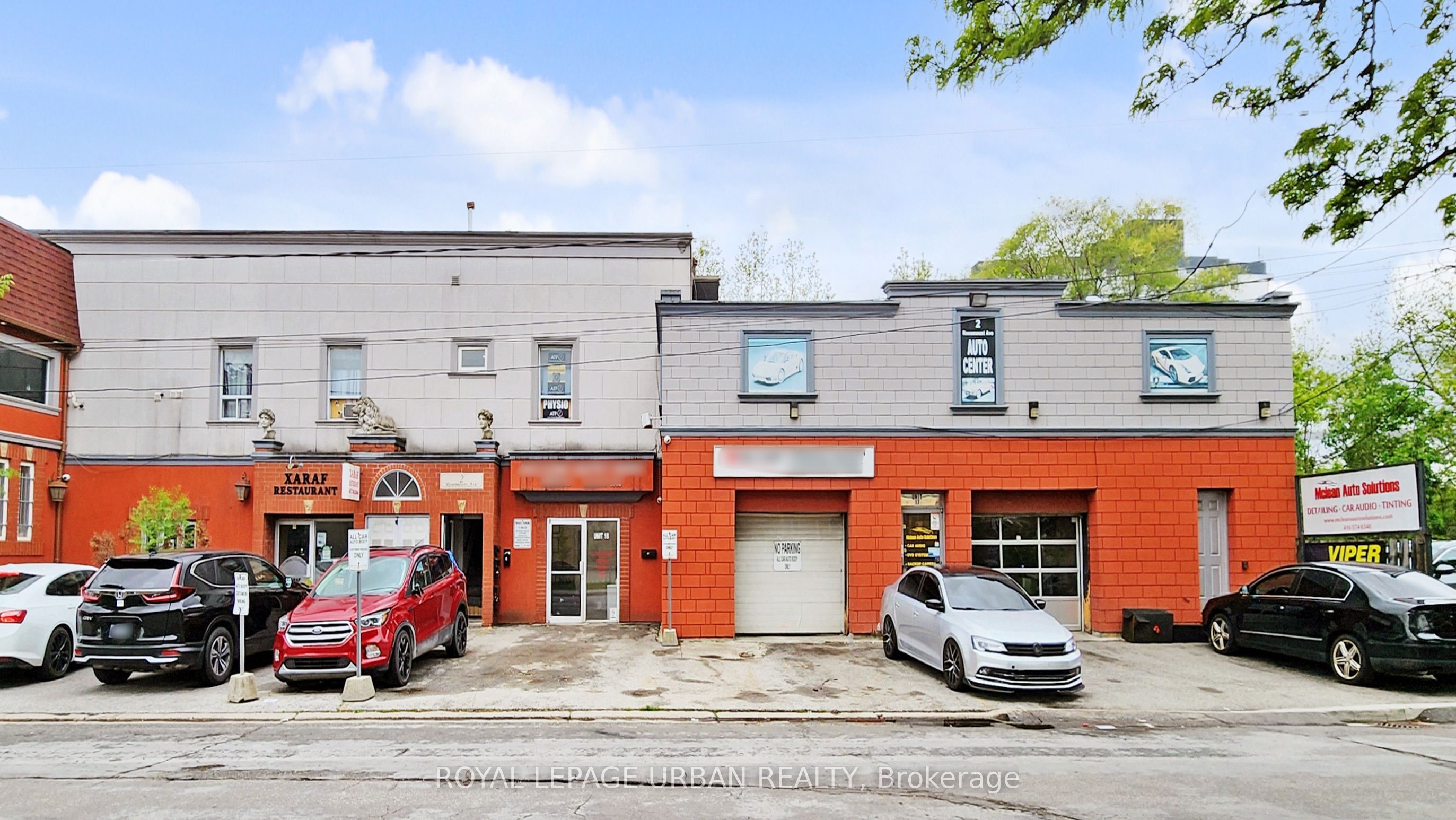 #18 - 2 Rosemount Avenue Property Photo 2