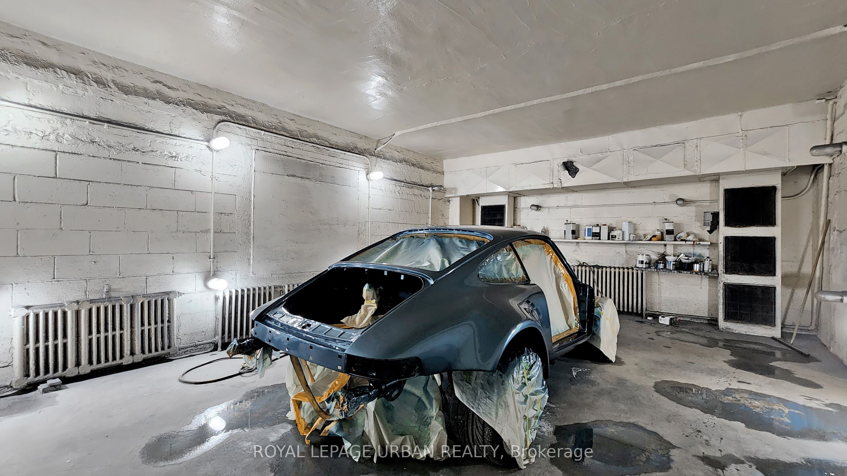 #18 - 2 Rosemount Avenue Property Photo 28