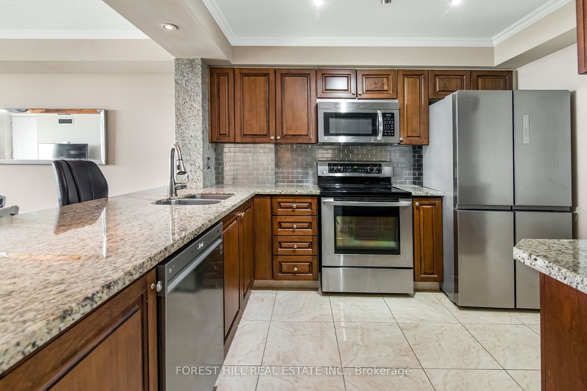 3845 Lake Shore Boulevard W 1108 Property Photo 3