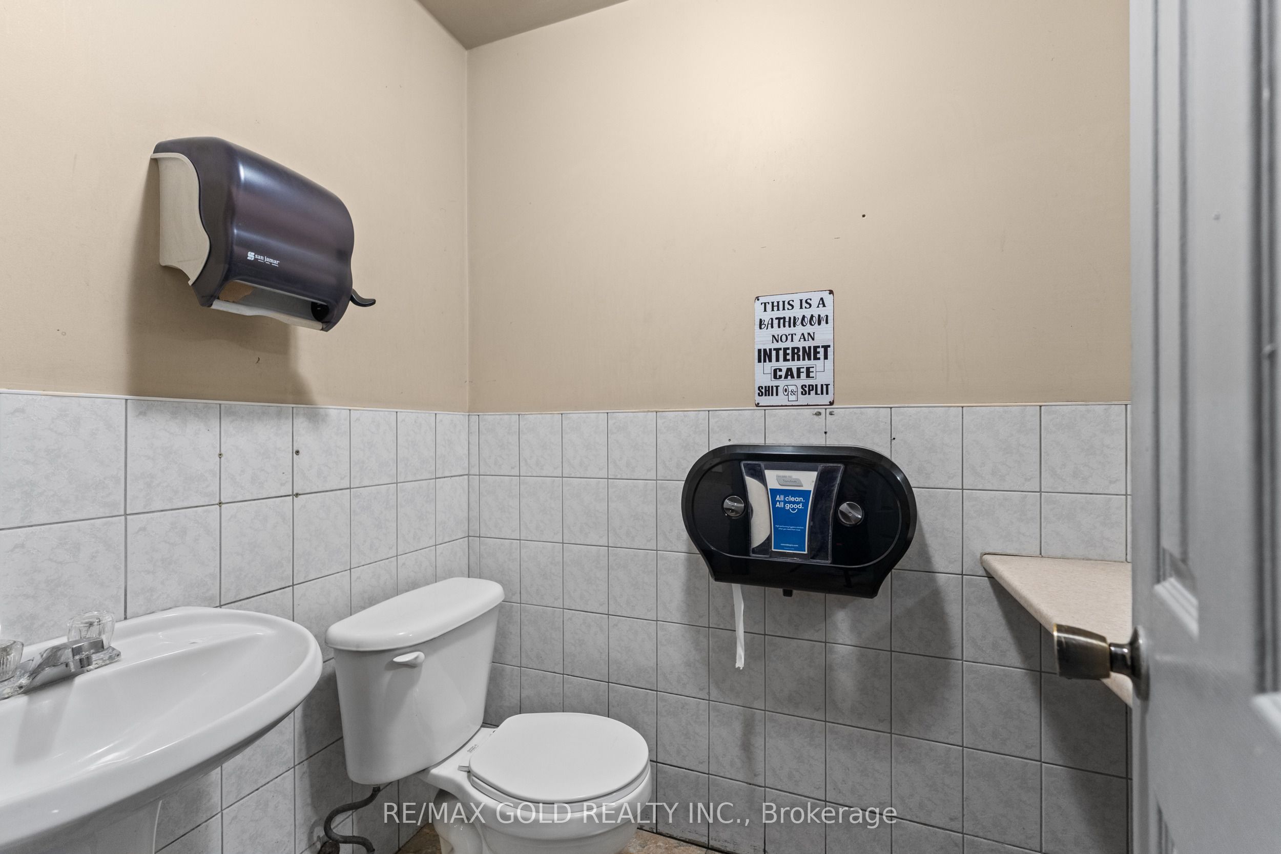 #13 - 107 Kennedy Road Property Photo 26