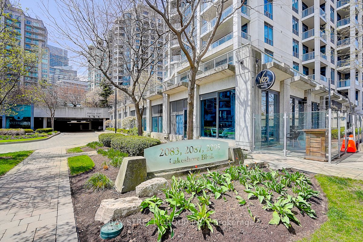 2083 Lake Shore Boulevard W Lph14 Property Photo 3