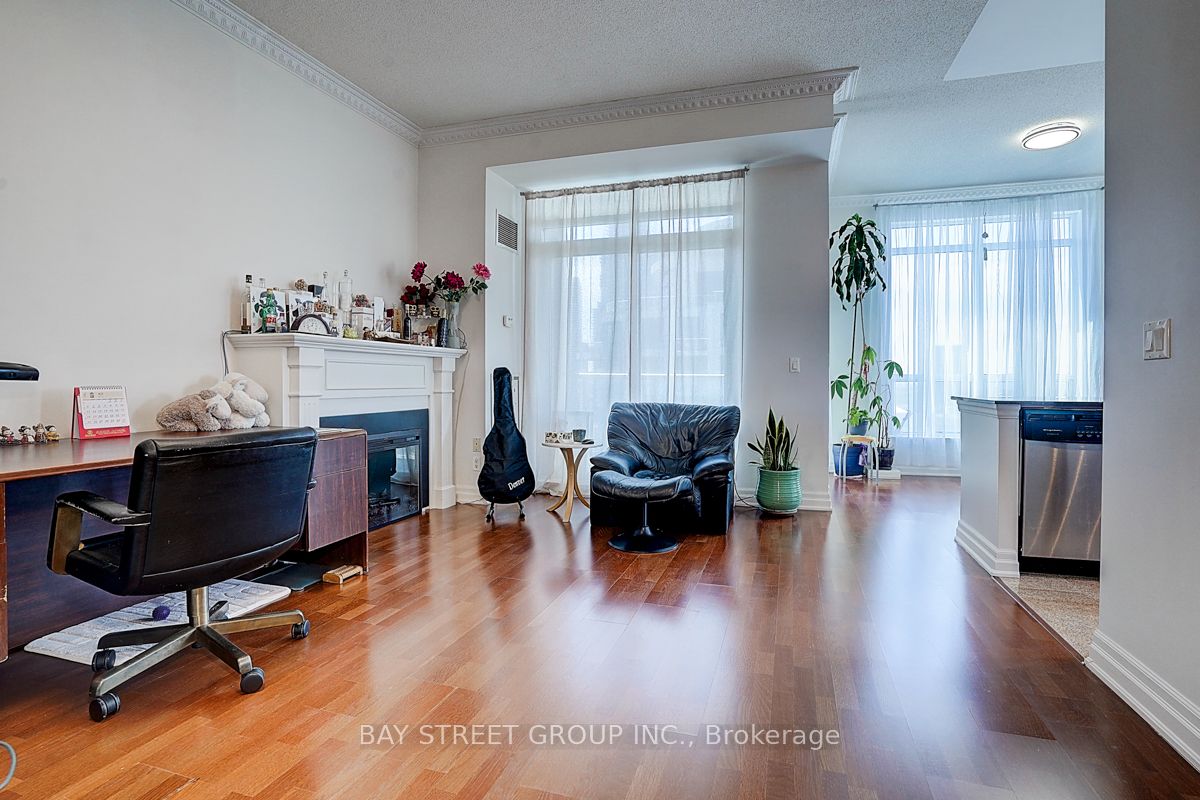 2083 Lake Shore Boulevard W Lph14 Property Photo 12