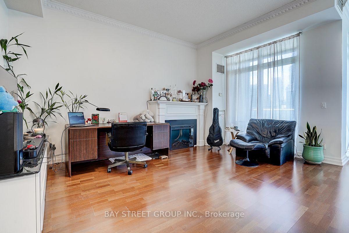 2083 Lake Shore Boulevard W Lph14 Property Photo 13