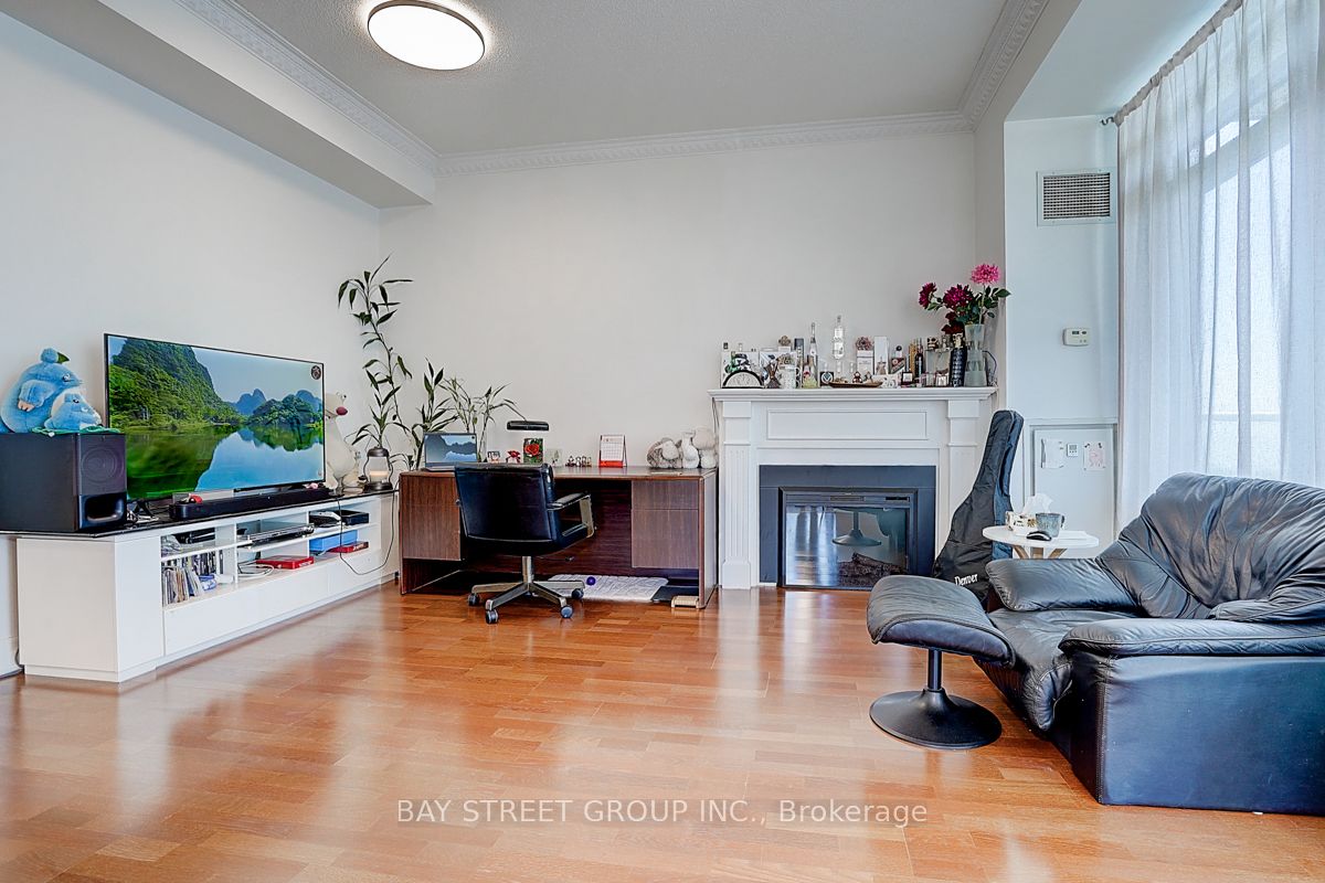 2083 Lake Shore Boulevard W Lph14 Property Photo 14
