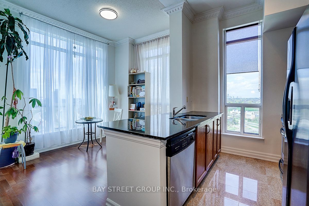 2083 Lake Shore Boulevard W Lph14 Property Photo 16