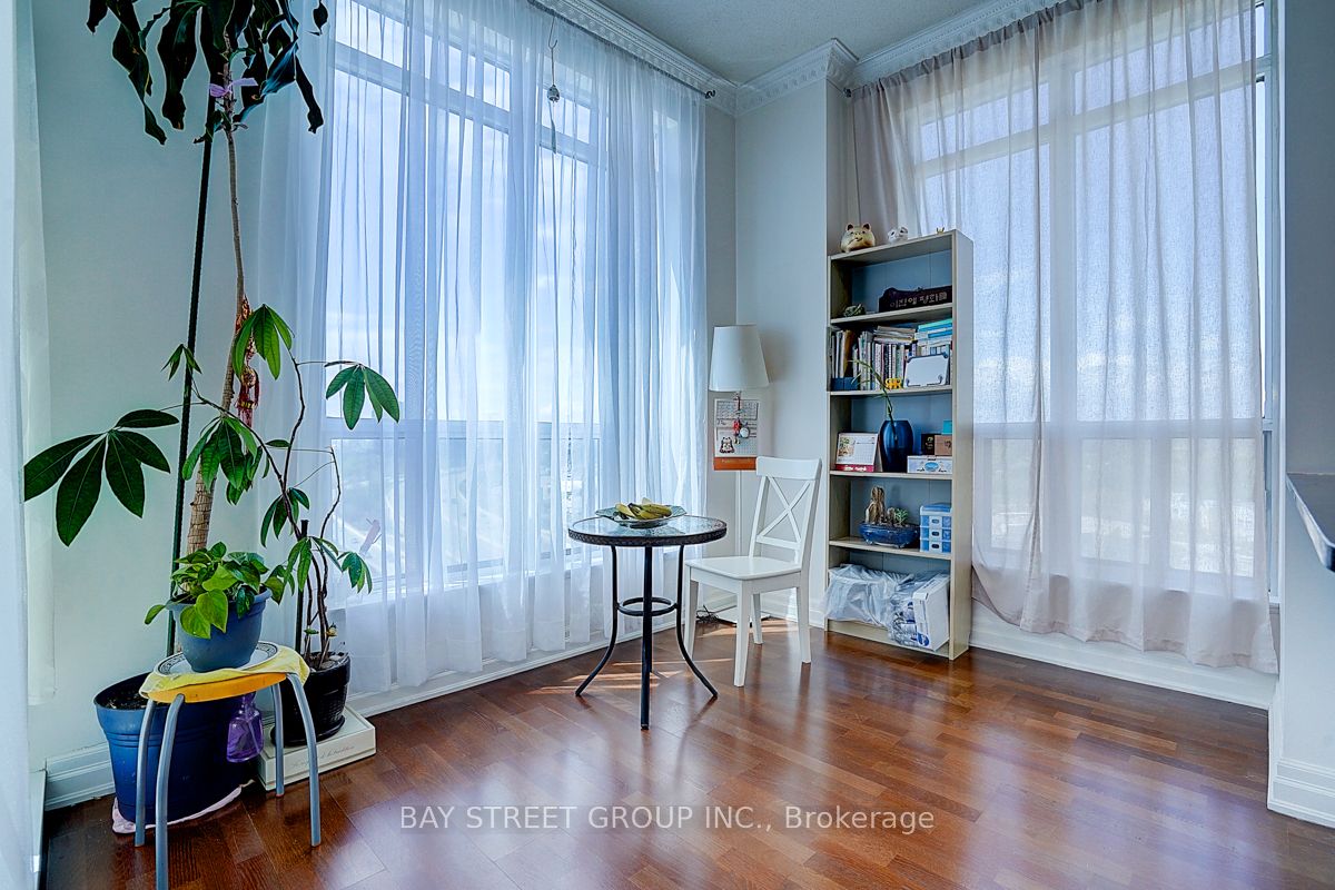 2083 Lake Shore Boulevard W Lph14 Property Photo 17